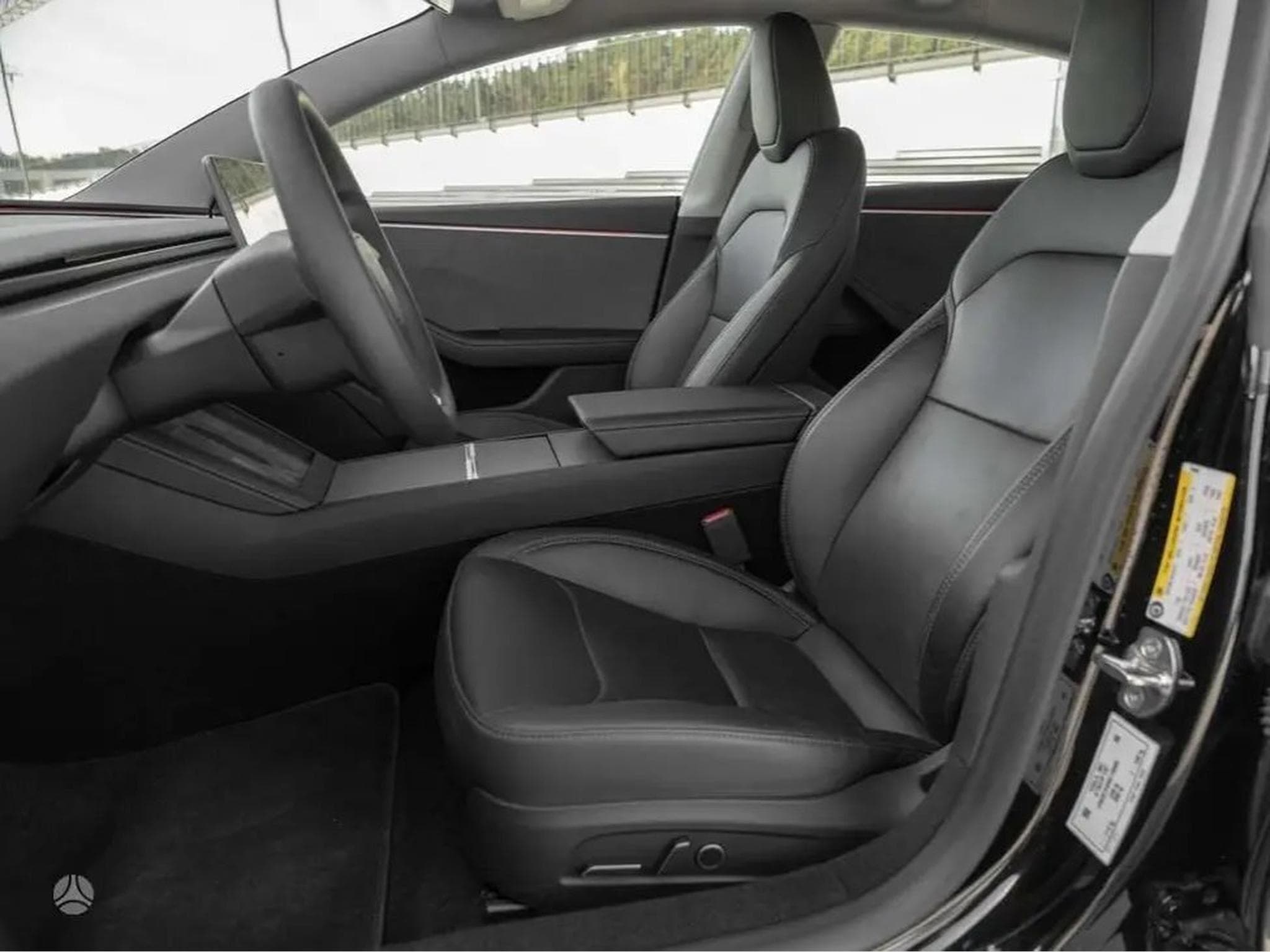 Tesla Model 3 HIGHLAND PREMIUM RWD - GARANTIE 2032 (2024) - Photo 4