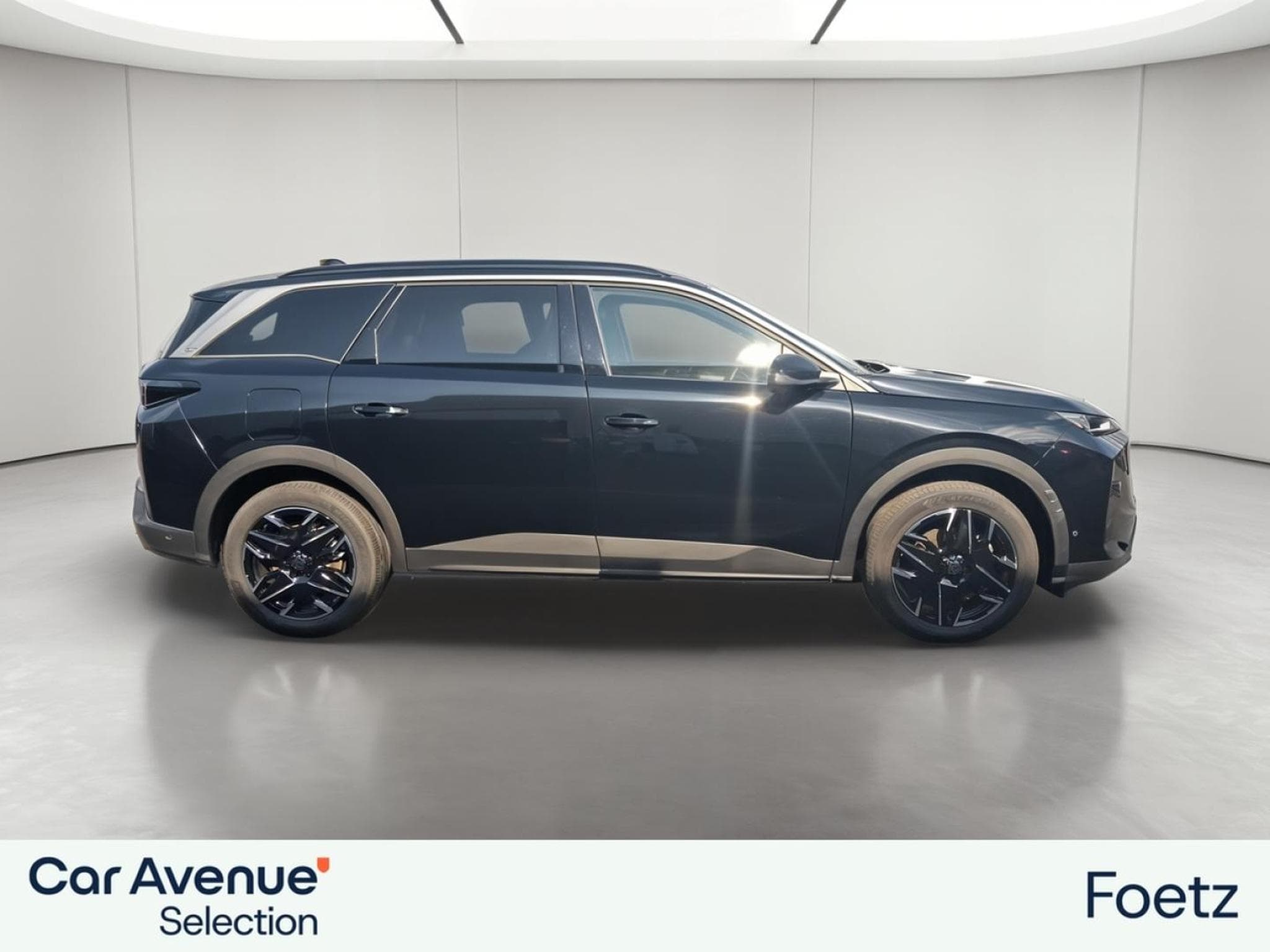 PEUGEOT 5008 Hybrid 145ch Allure e-DCS6 (2025) - Photo 5