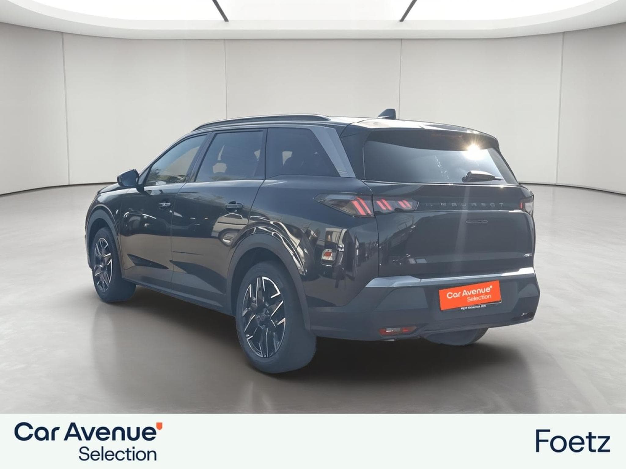 PEUGEOT 5008 Hybrid 145ch Allure e-DCS6 (2025) - Photo 8