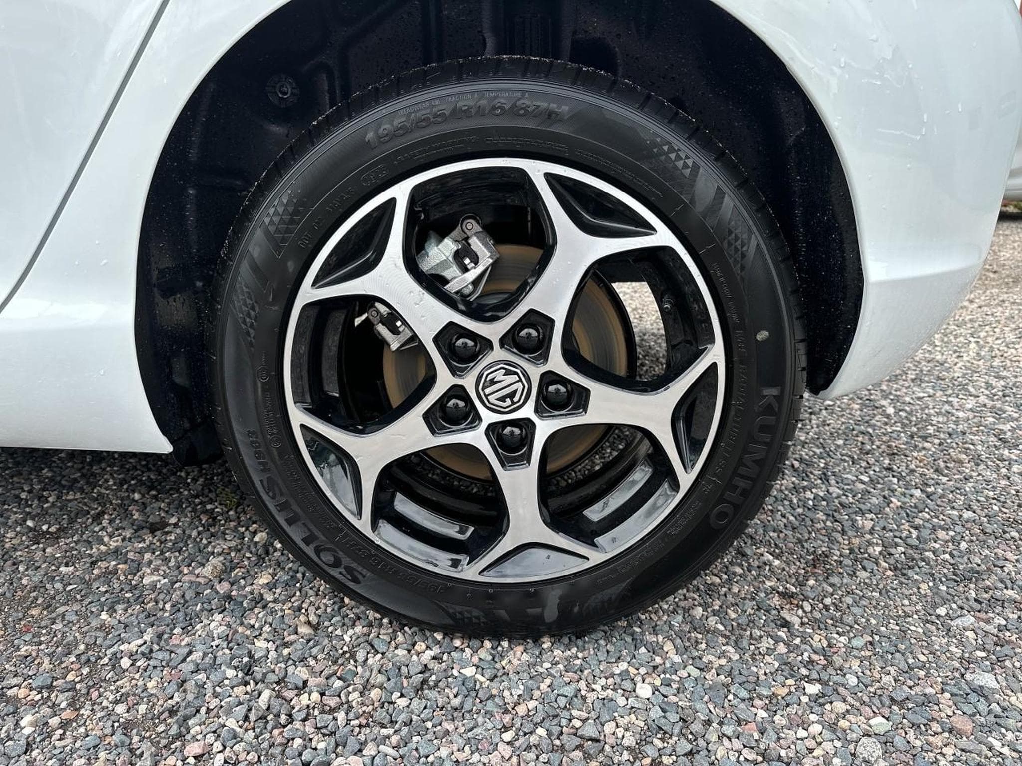 MG MG3 1.5 HYBRID+ 195 LUXURY (2026) - Photo 9