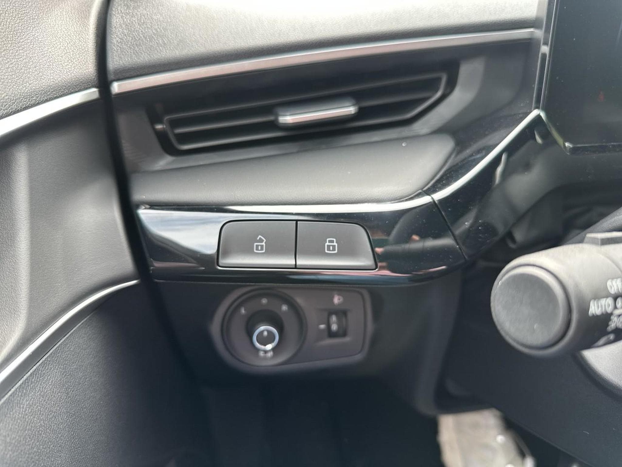 MG MG3 1.5 HYBRID+ 195 LUXURY (2026) - Photo 15
