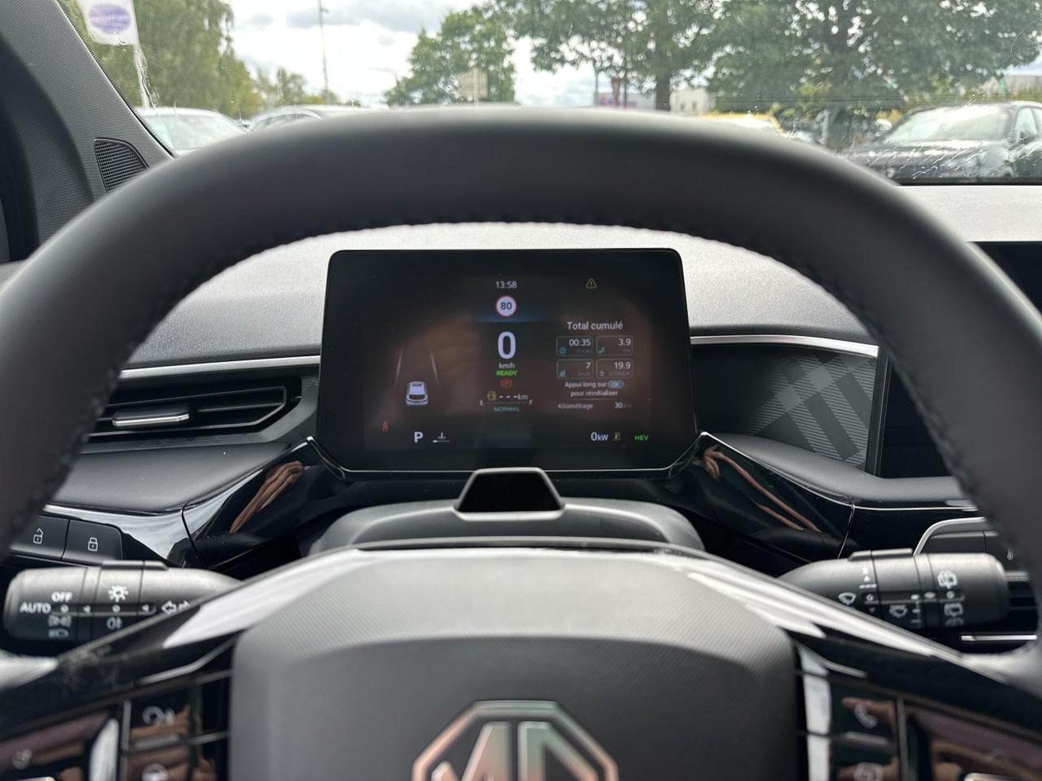 MG MG3 1.5 HYBRID+ 195 LUXURY (2026) - Photo 14