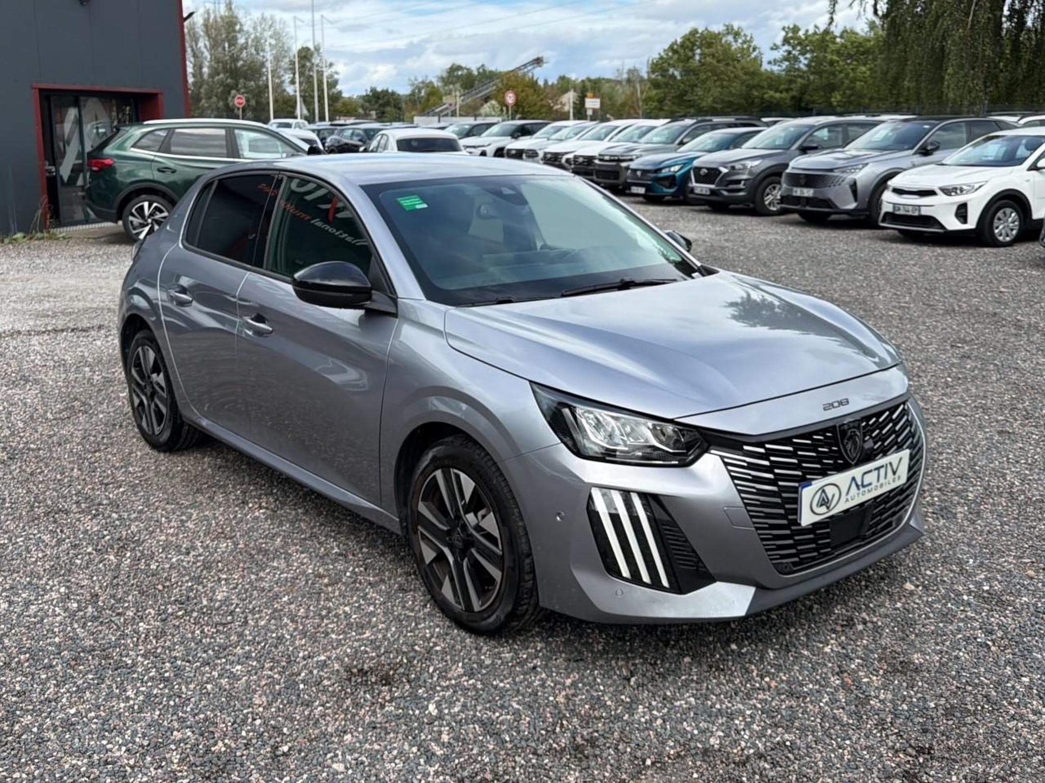 Peugeot 208 1.2 100 ALLURE (2025) - Photo 3