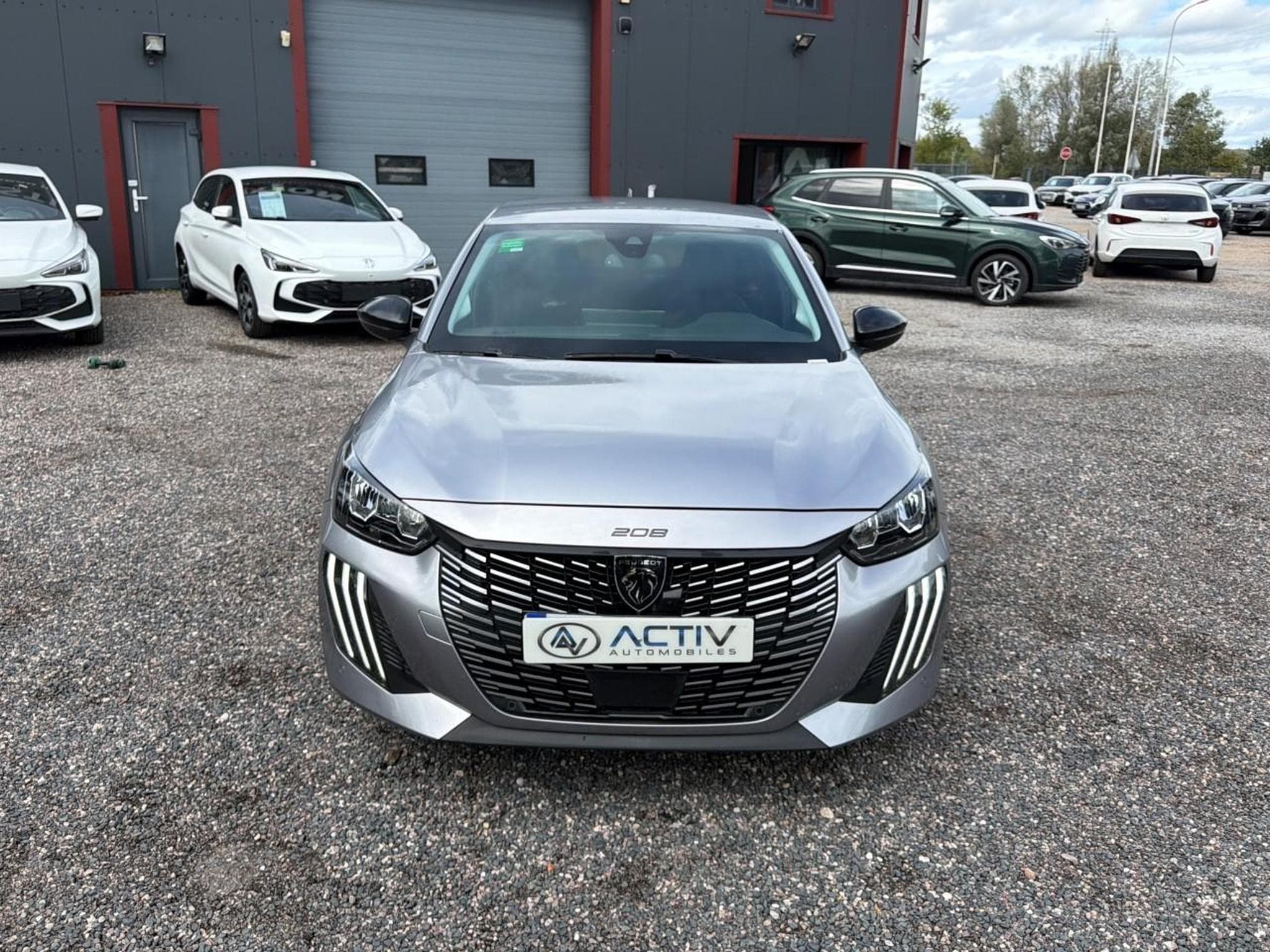 Peugeot 208 1.2 100 ALLURE (2025) - Photo 2
