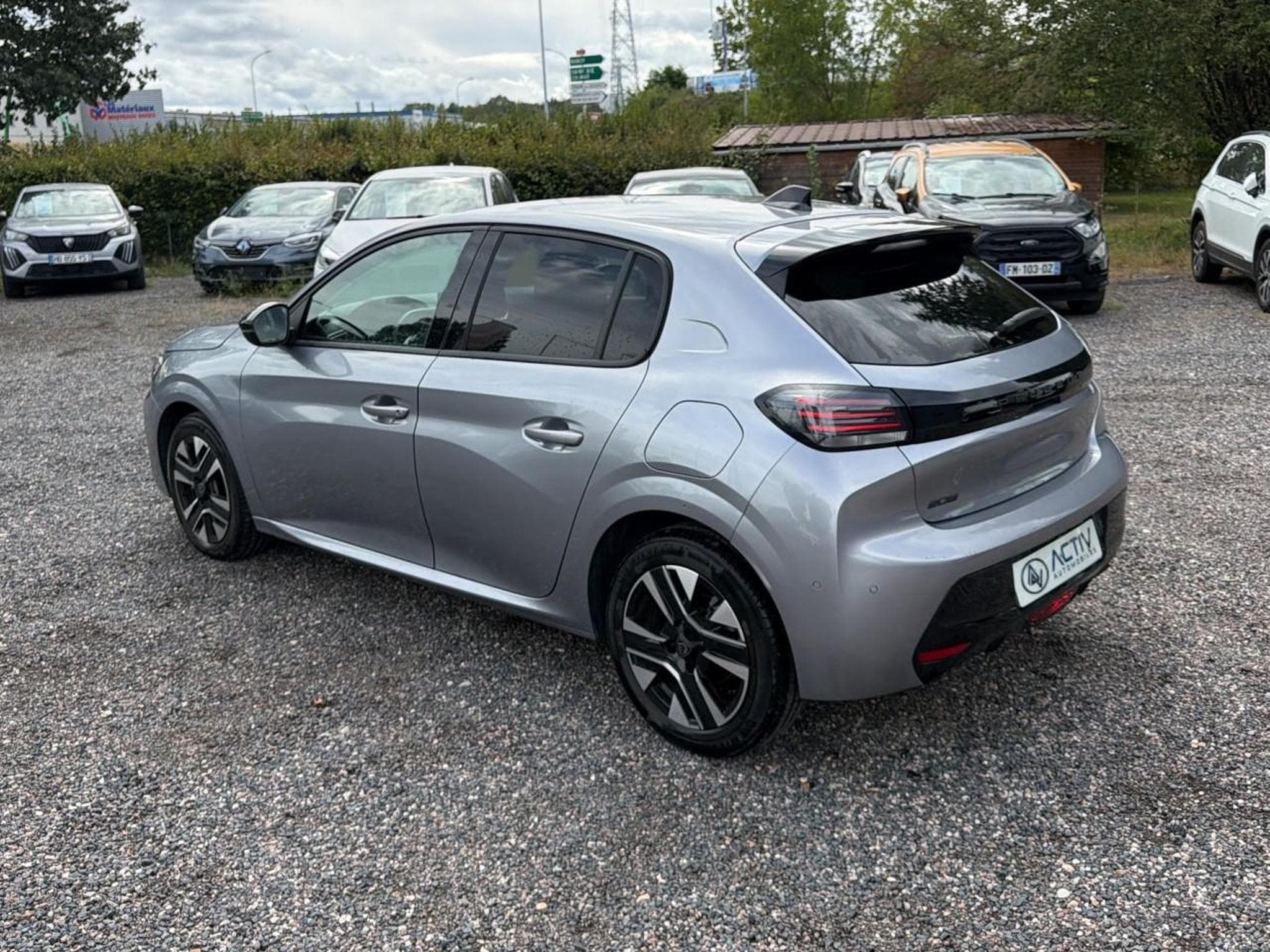 Peugeot 208 1.2 100 ALLURE (2025) - Photo 7