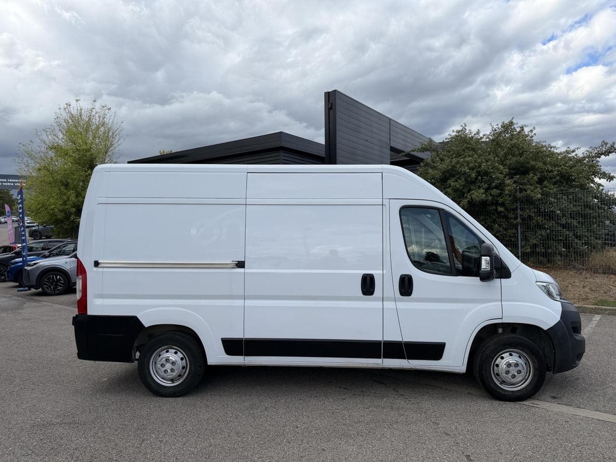 Citroen JUMPER FG 30 L2H2 2.2 BLUEHDI 140 S&S DRIVER (2021) - Photo 4