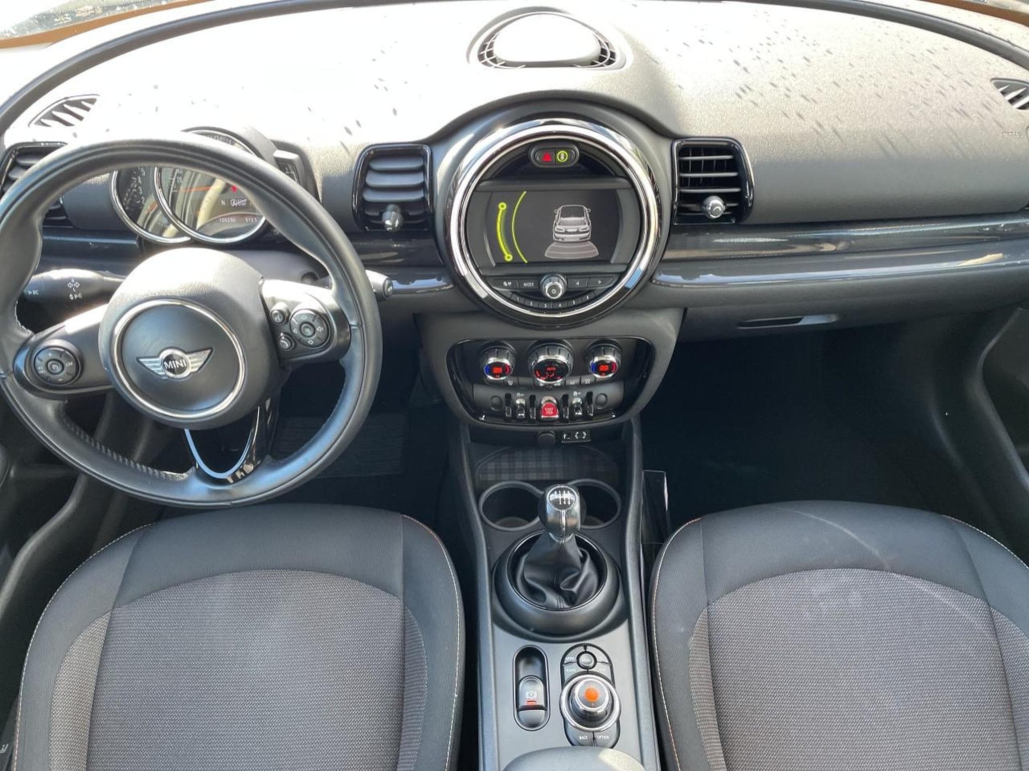 Mini CLUBMAN COOPER D 150 BUSINESS (2017) - Photo 9