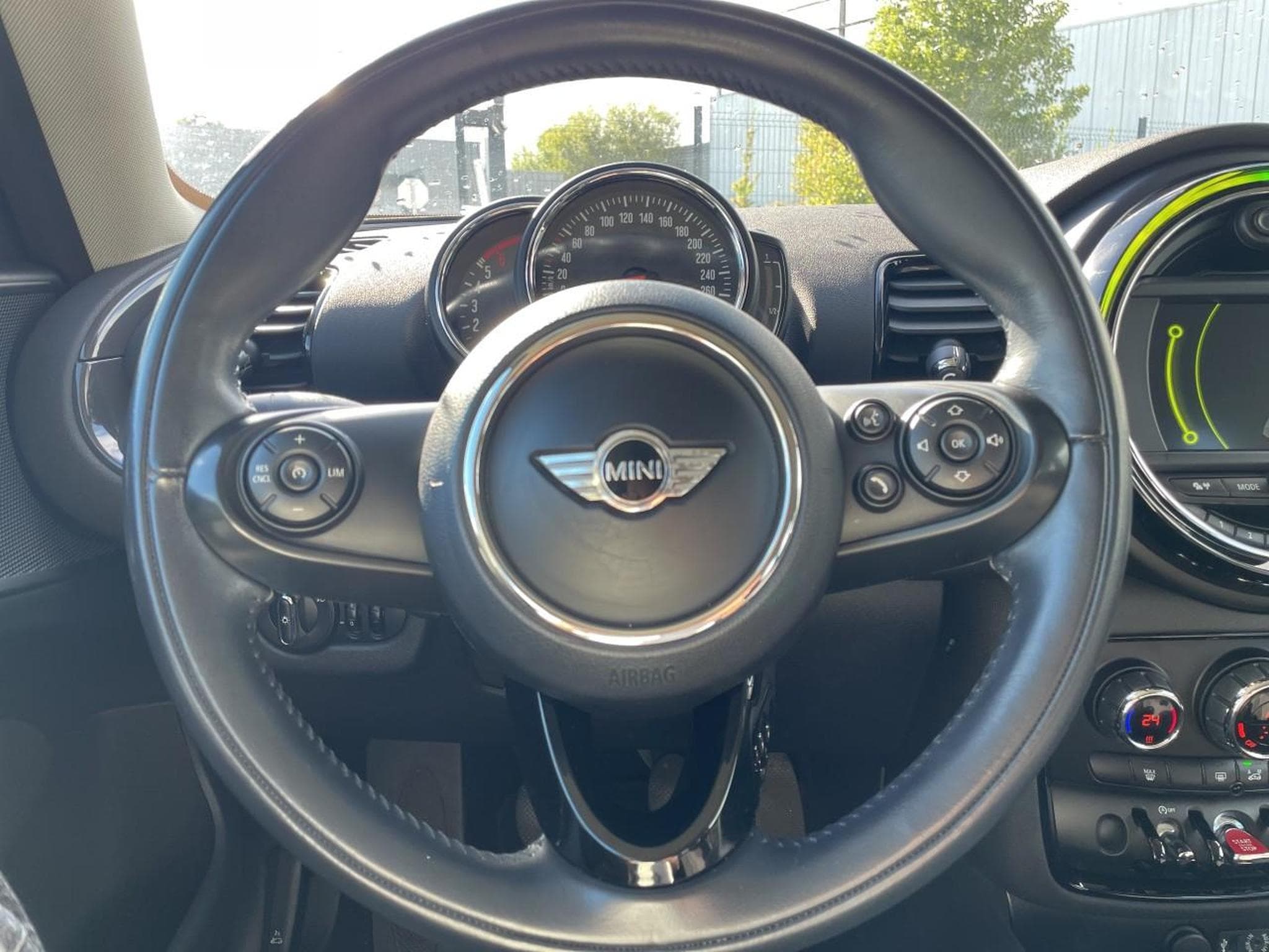 Mini CLUBMAN COOPER D 150 BUSINESS (2017) - Photo 11