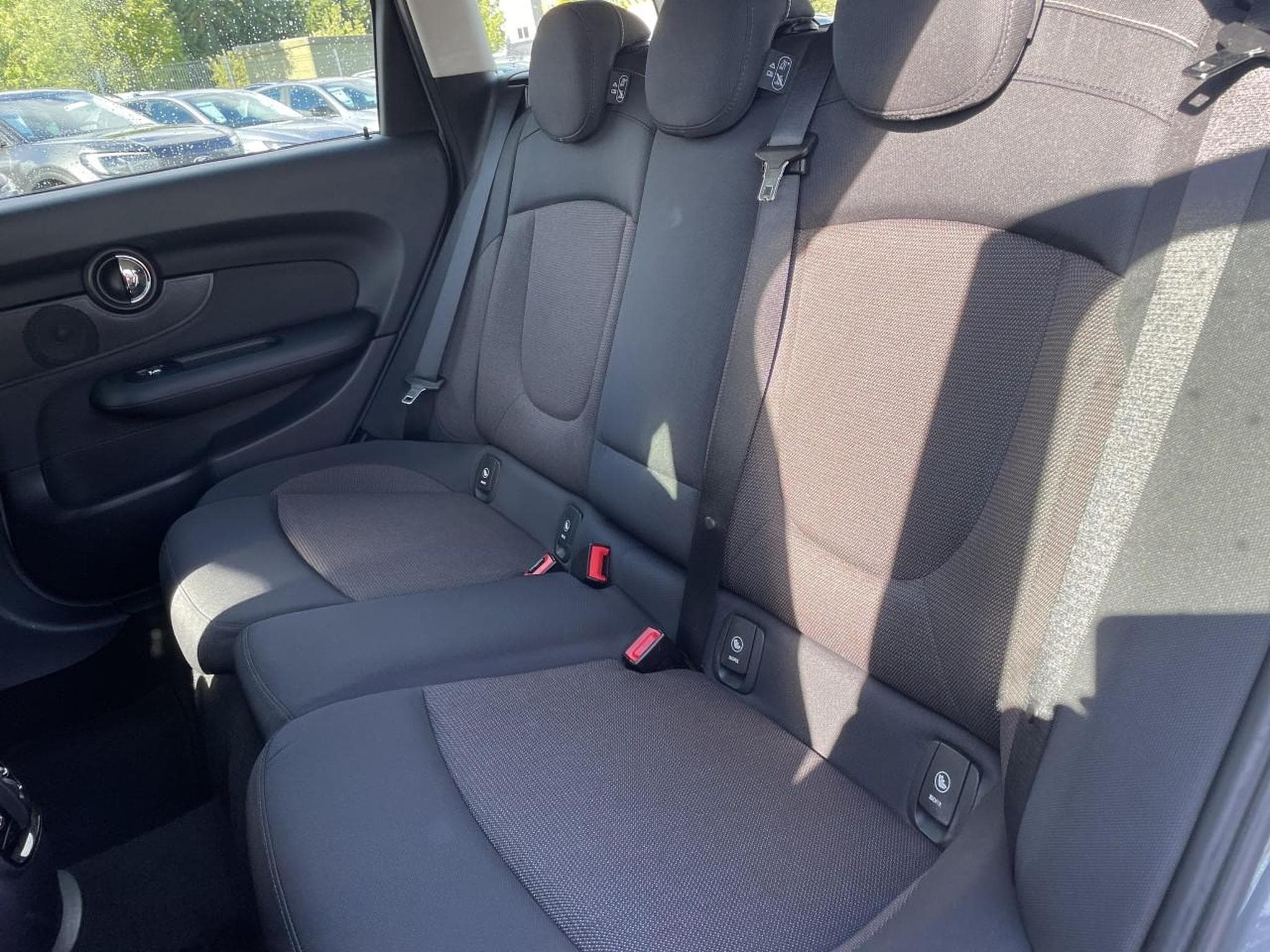 Mini CLUBMAN COOPER D 150 BUSINESS (2017) - Photo 17