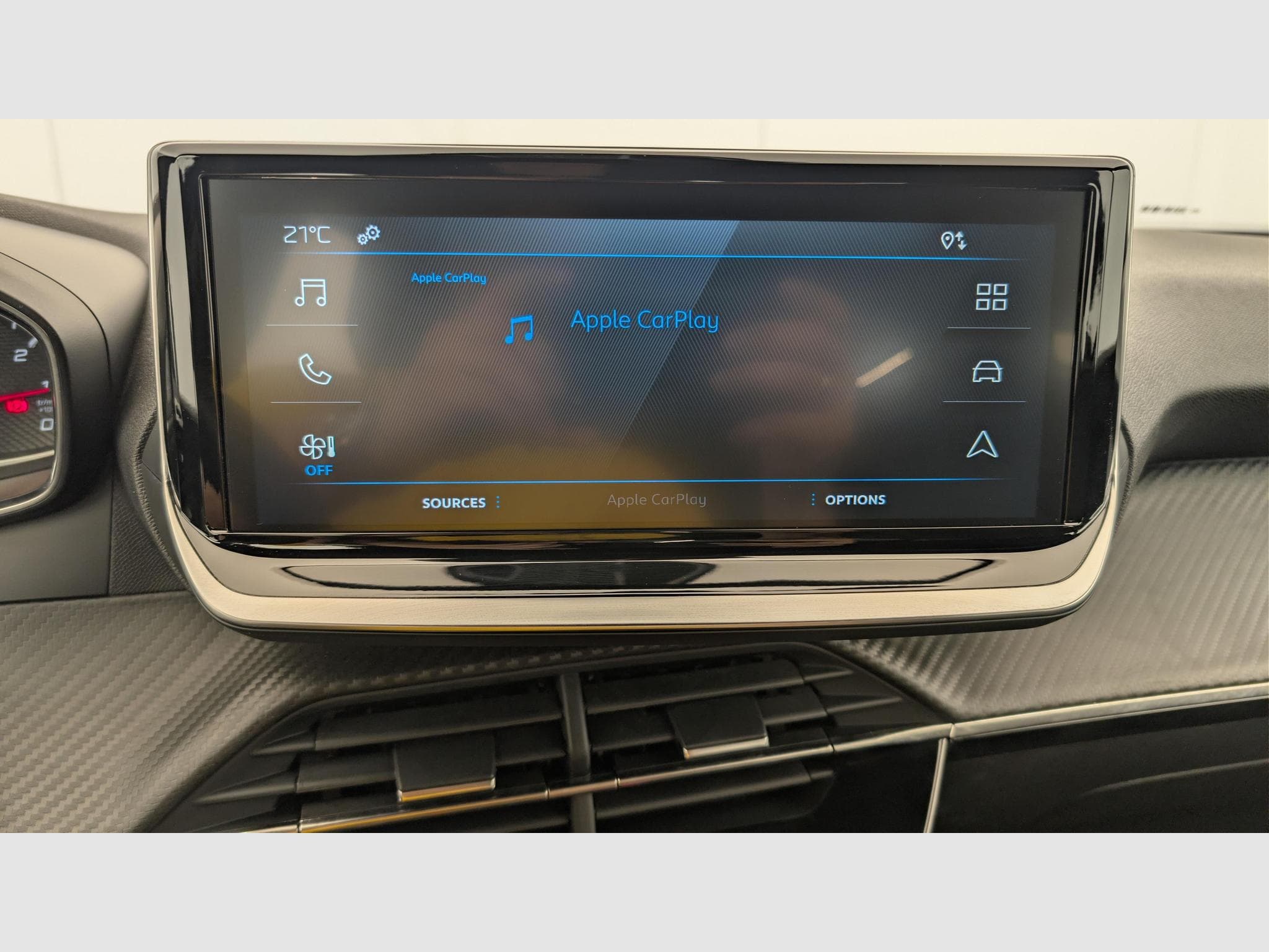 Peugeot 2008 100 S&S BVM6 Style (2025) - Photo 17