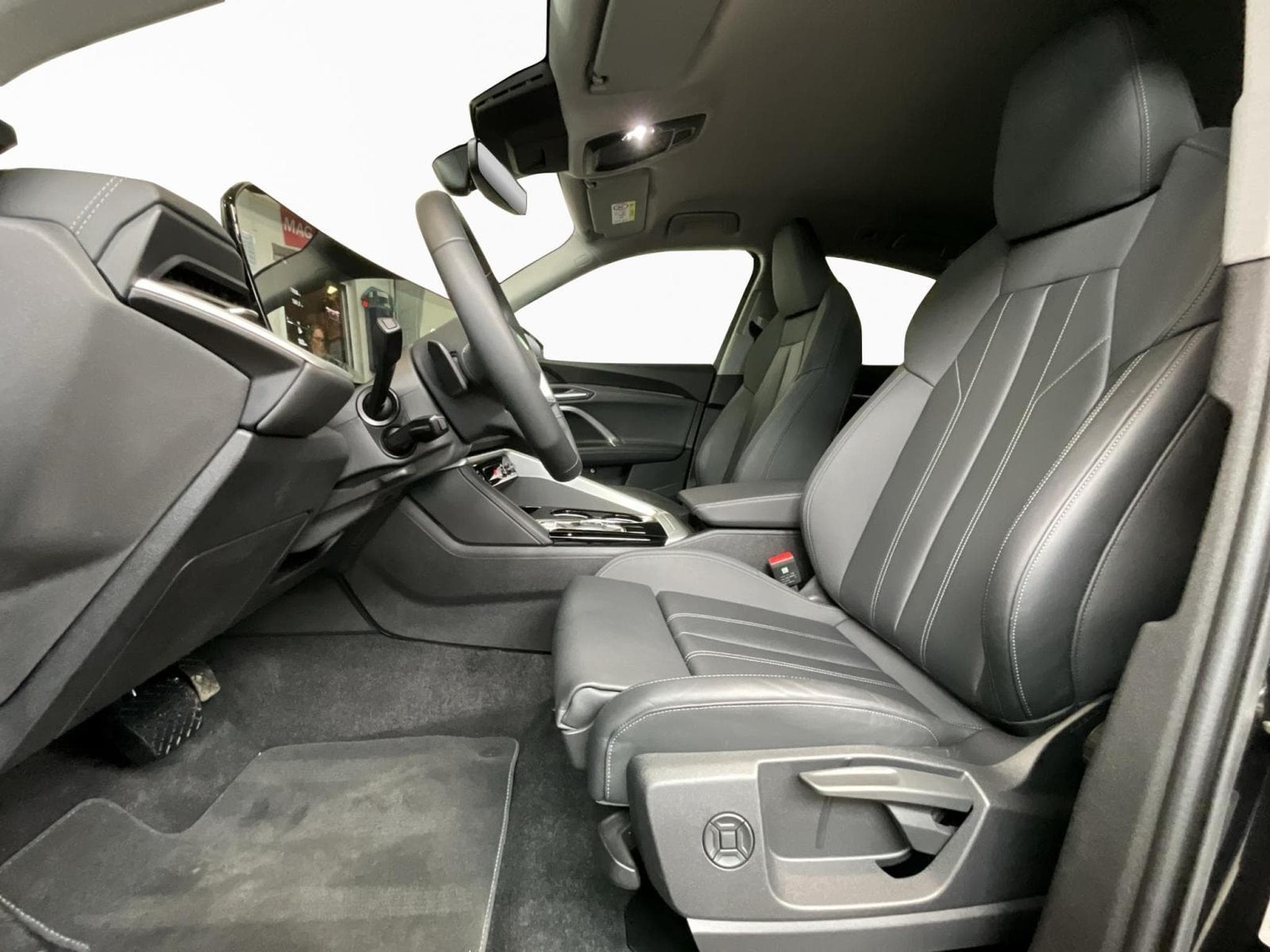 Audi Q5 Sportback+TFSI+S-Tronic+TechPlus+P.Business+LM18 (2025) - Photo 9