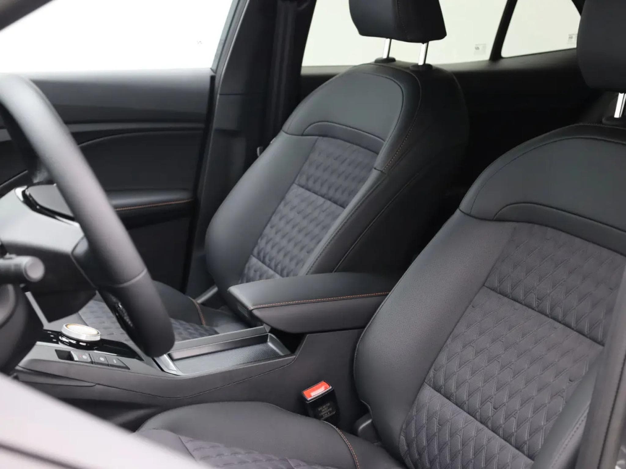 MG MG3 1.5 Hybrid+ 194 (2026) - Foto 8