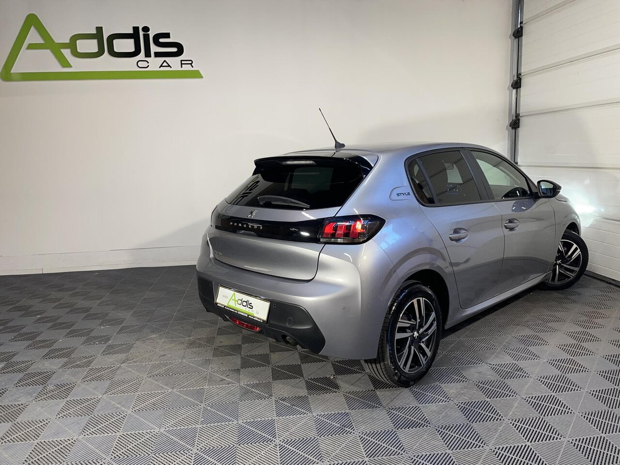 Peugeot 208 1.2 ESSENCE 75 CV ALLURE STYLE CARPLAY 5P (2023) - Foto 2