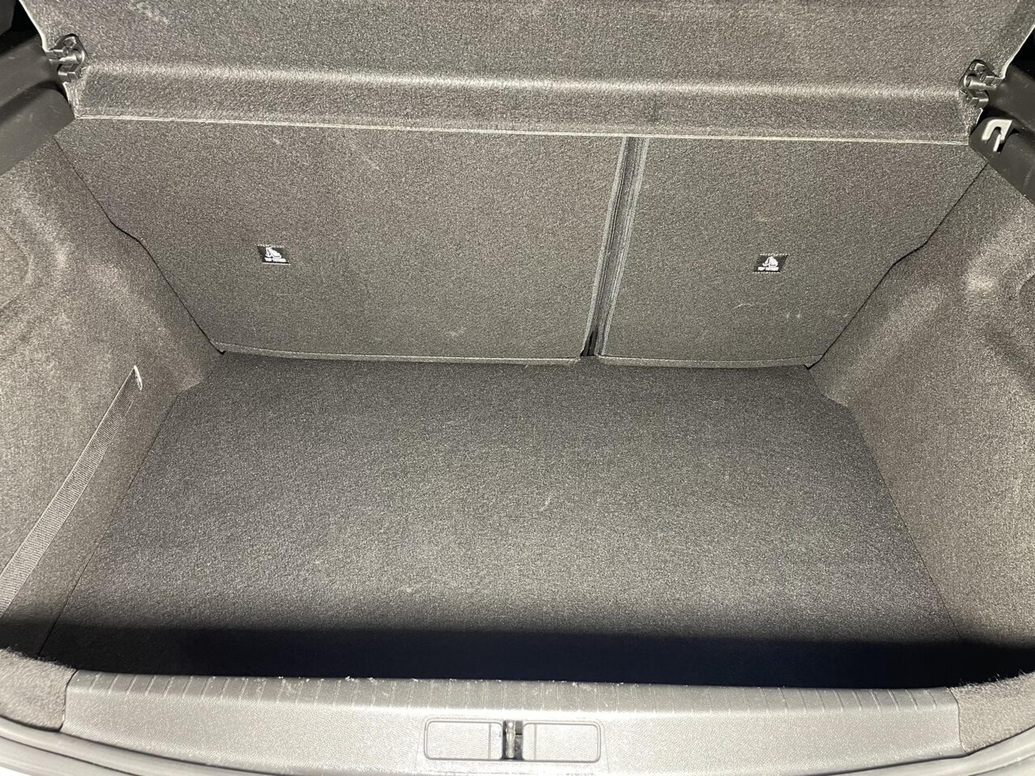 Peugeot 208 1.2 ESSENCE 75 CV ALLURE STYLE CARPLAY 5P (2023) - Foto 13