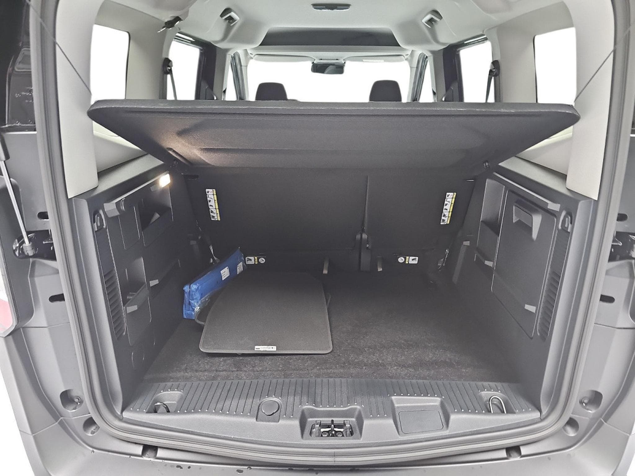 Ford Tourneo 1.0i Ecoboost 126 Active Automatik (2026) - Photo 13