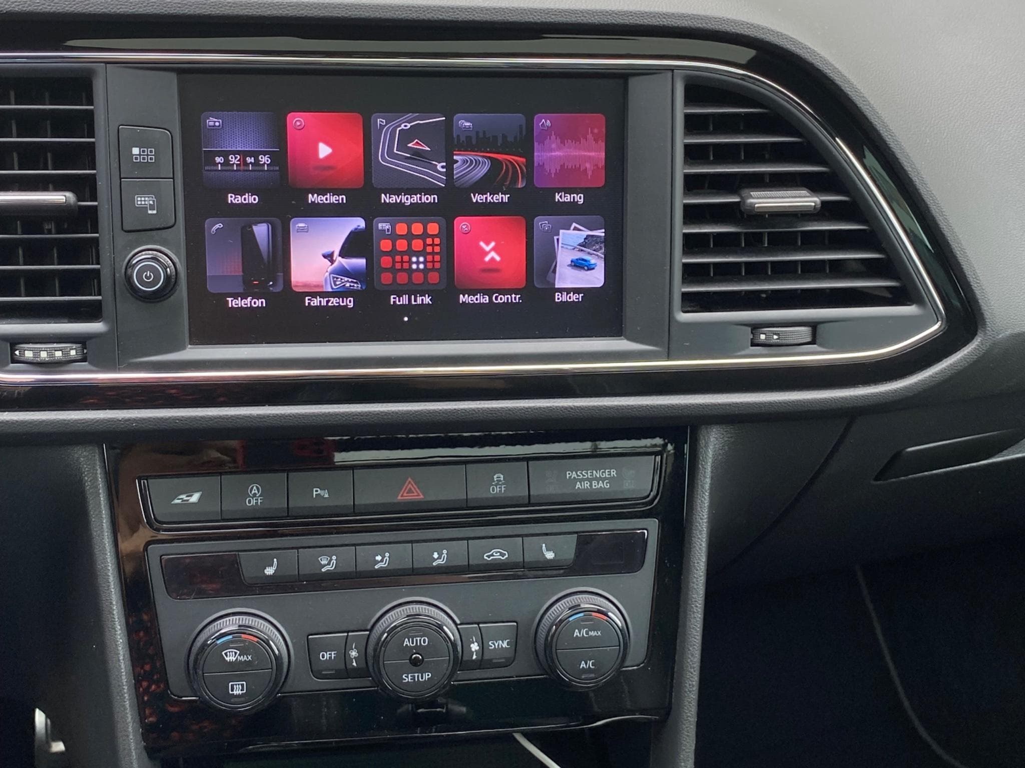 Cupra Leon SEAT Leon ST Cupra 300 4Drive DSG (2019) - Photo 8