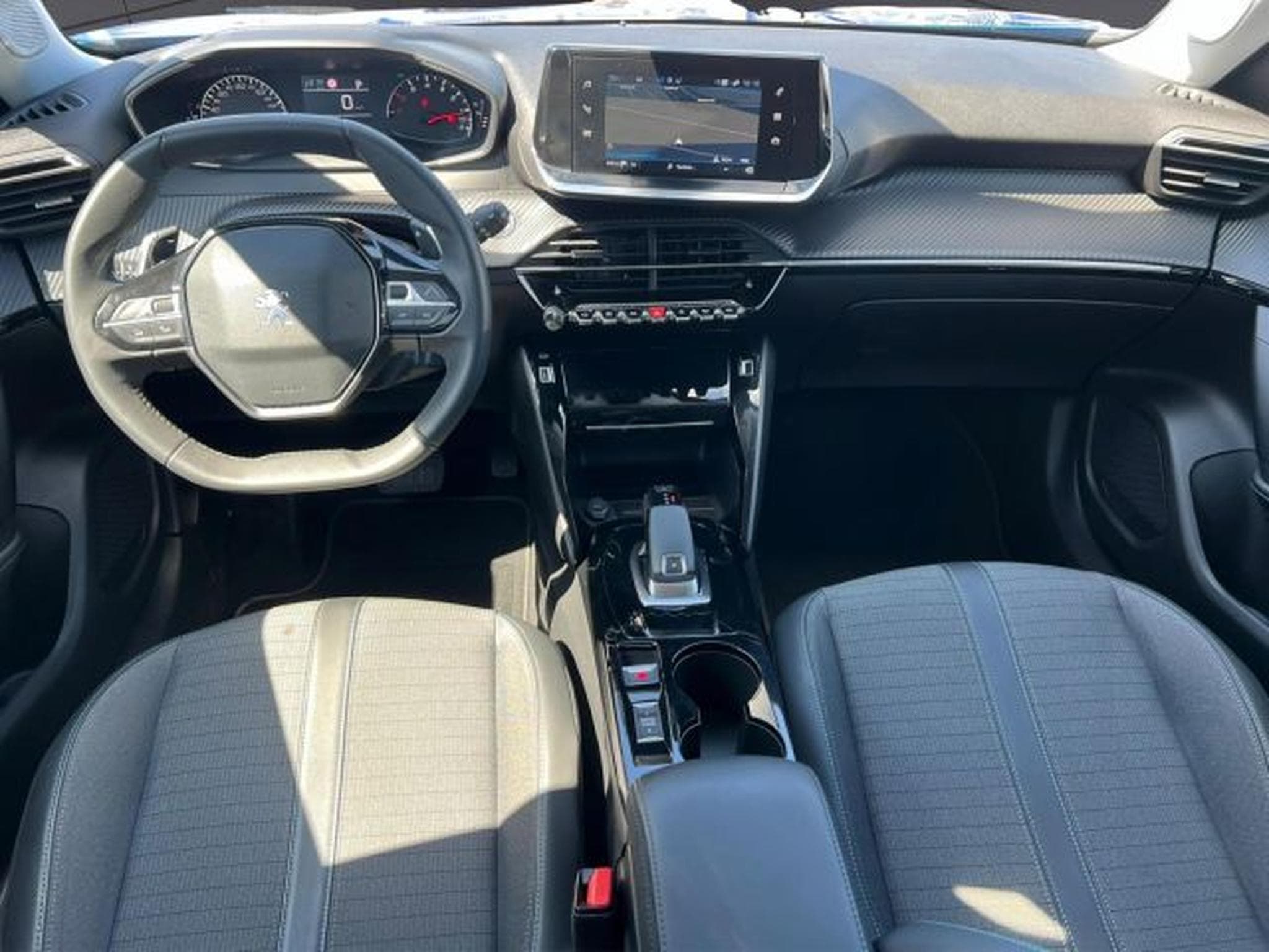 Peugeot 2008 2008 Allure KLIMA,NAVI,PDC,360CAM,SHZ,TEMPOMAT (2021) - Photo 15