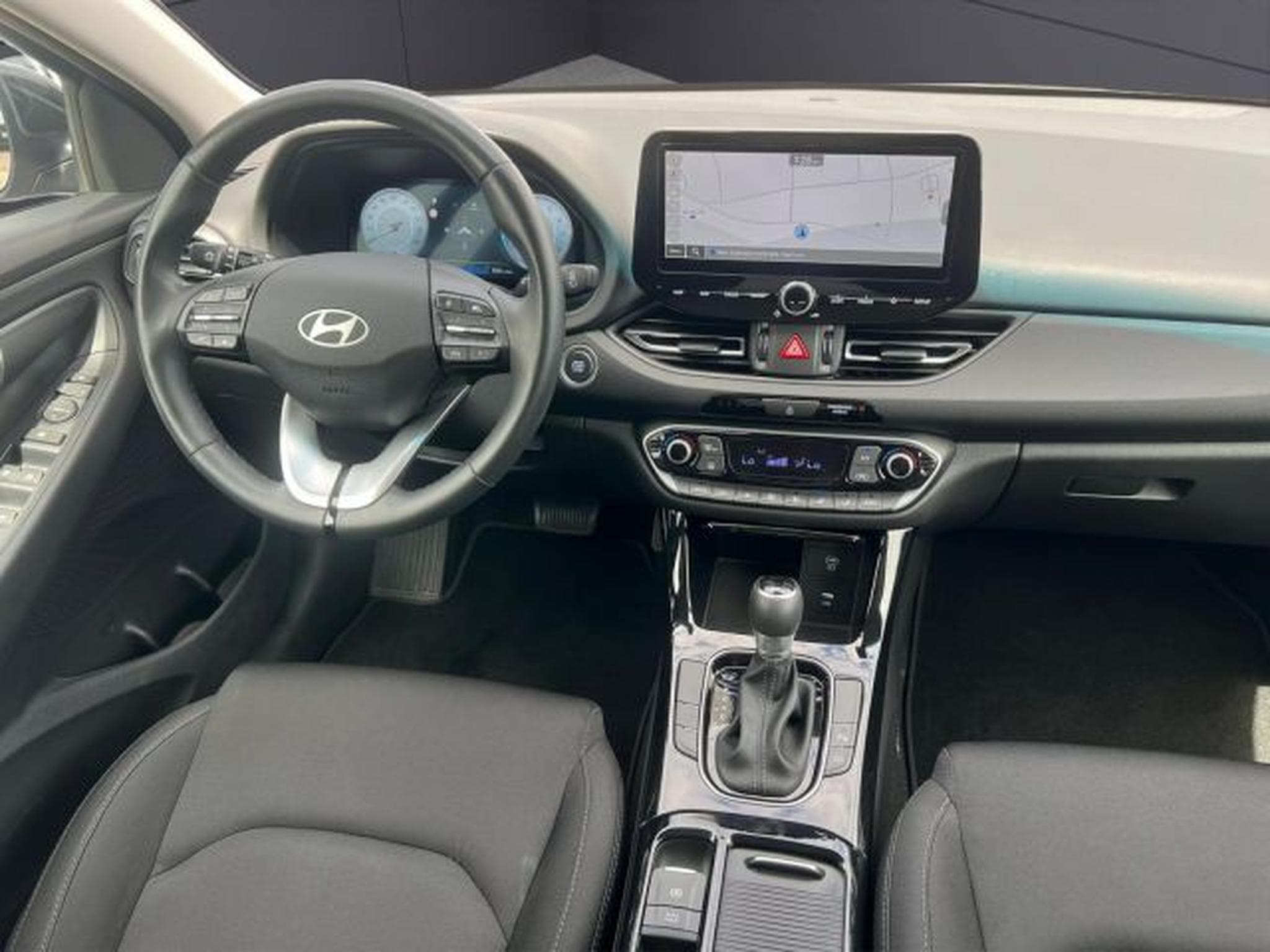 Hyundai i30 i30 KLIMA,NAVI,TEMPOMAT,PDC,RFK,AUTOMATIK,BT (2024) - Photo 11