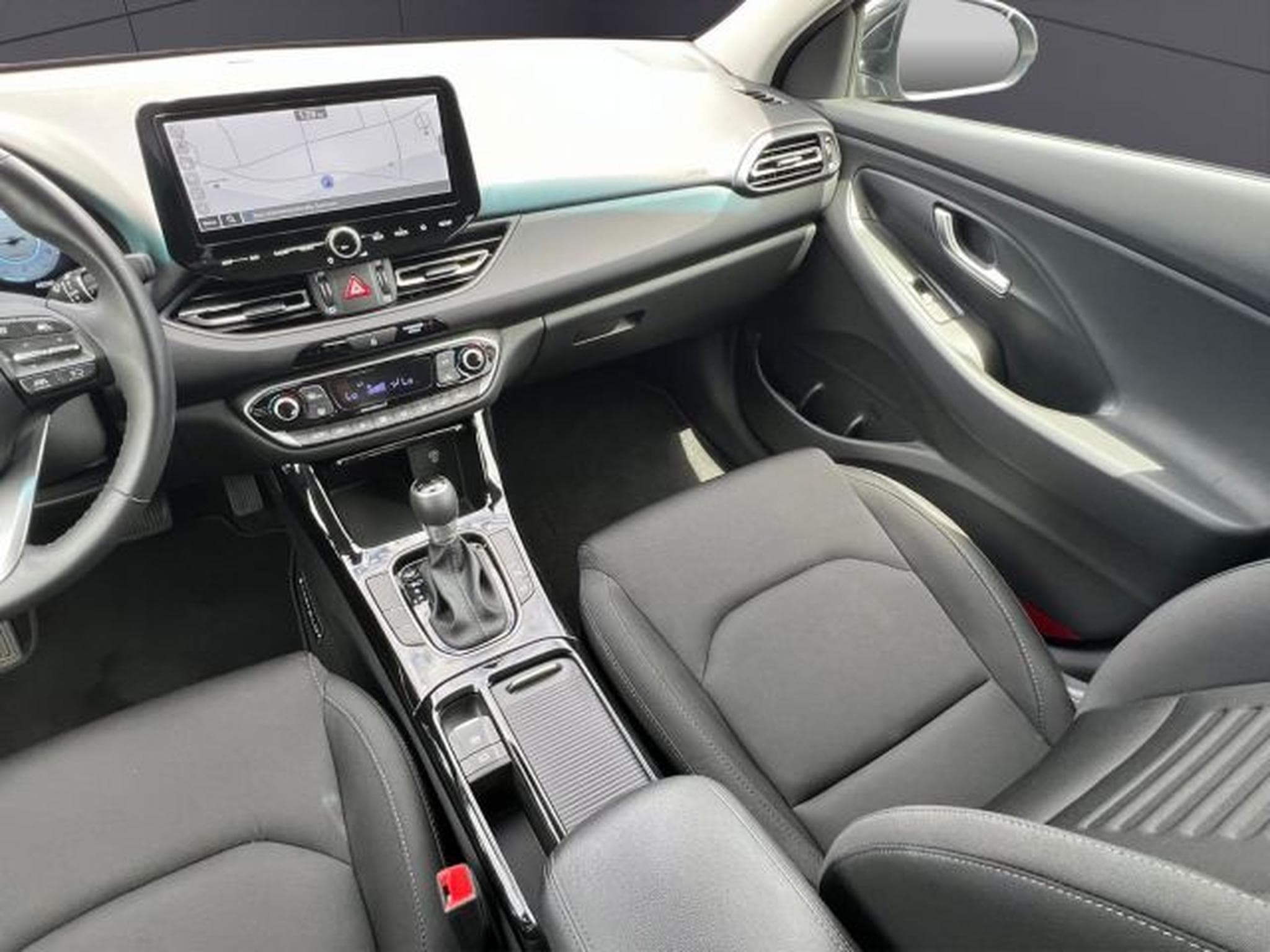 Hyundai i30 i30 KLIMA,NAVI,TEMPOMAT,PDC,RFK,AUTOMATIK,BT (2024) - Photo 13