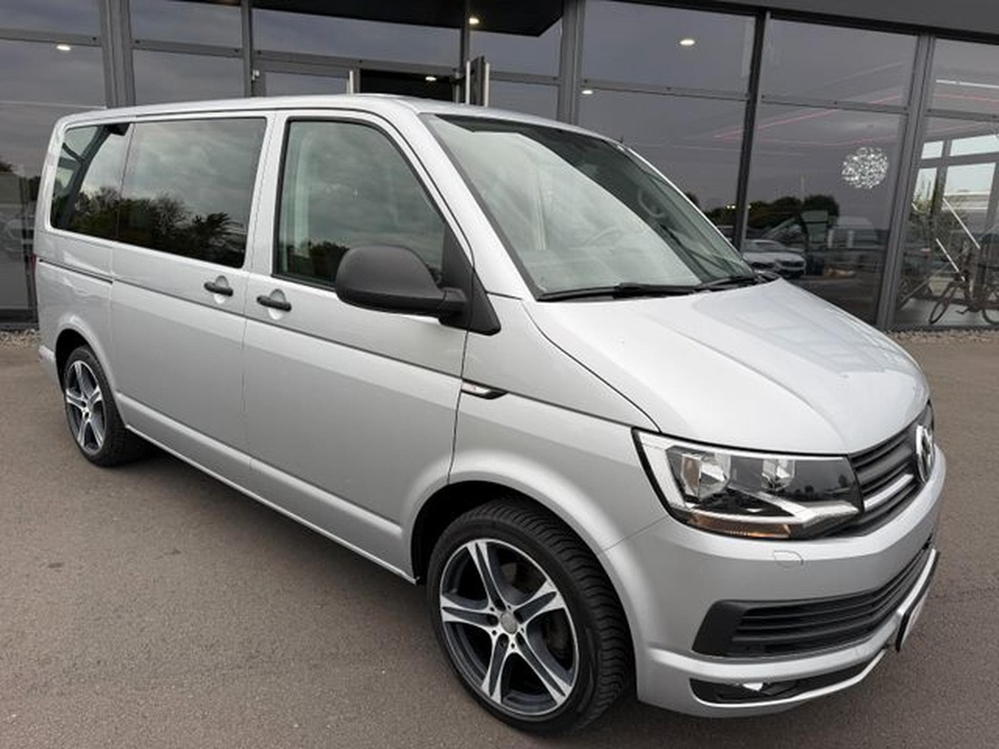 VW T6.1 T6 Bus Multivan Navi Kamera Standheizung AHK ACC (2019) - Photo 5