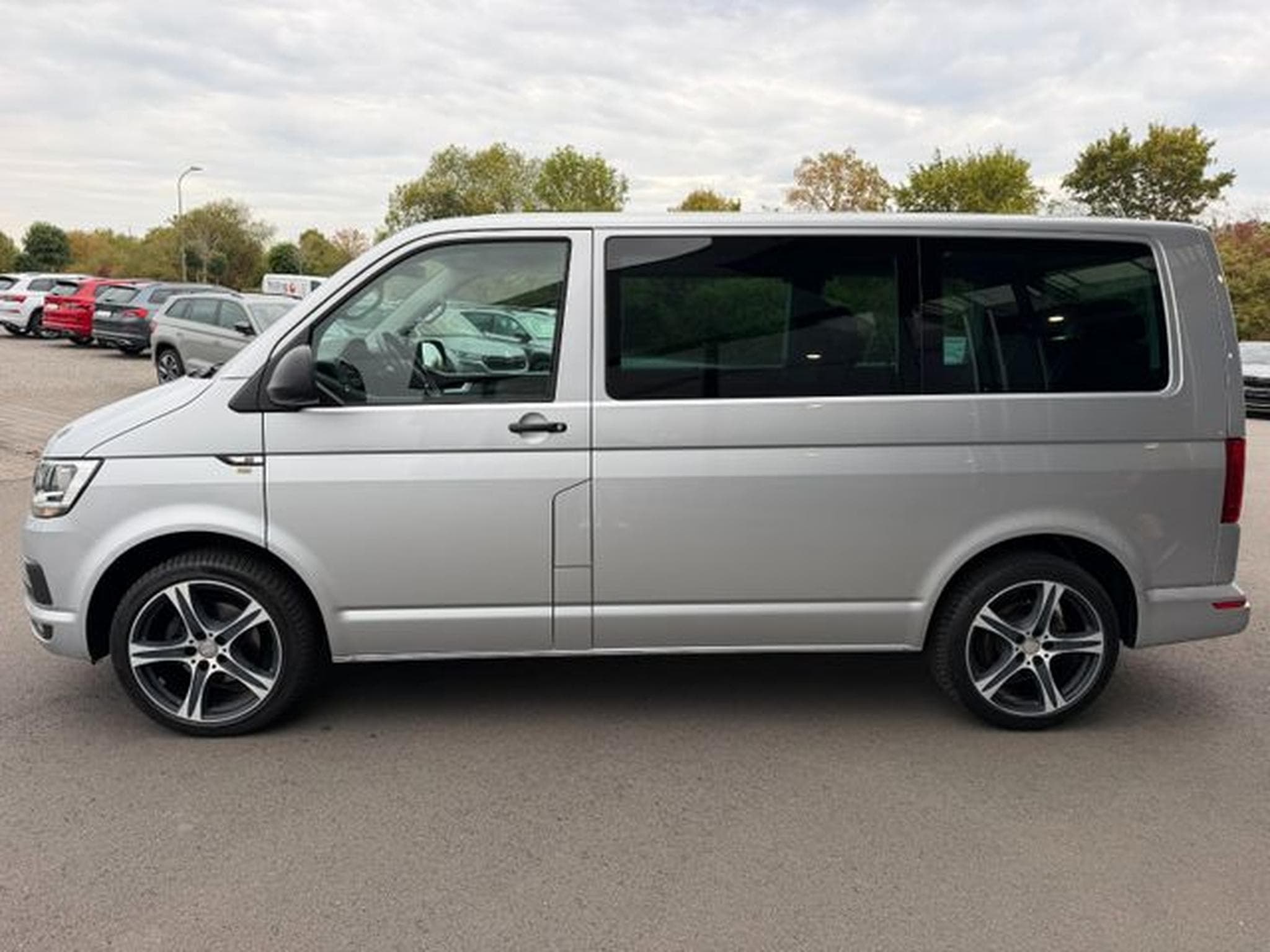 VW T6.1 T6 Bus Multivan Navi Kamera Standheizung AHK ACC (2019) - Photo 10