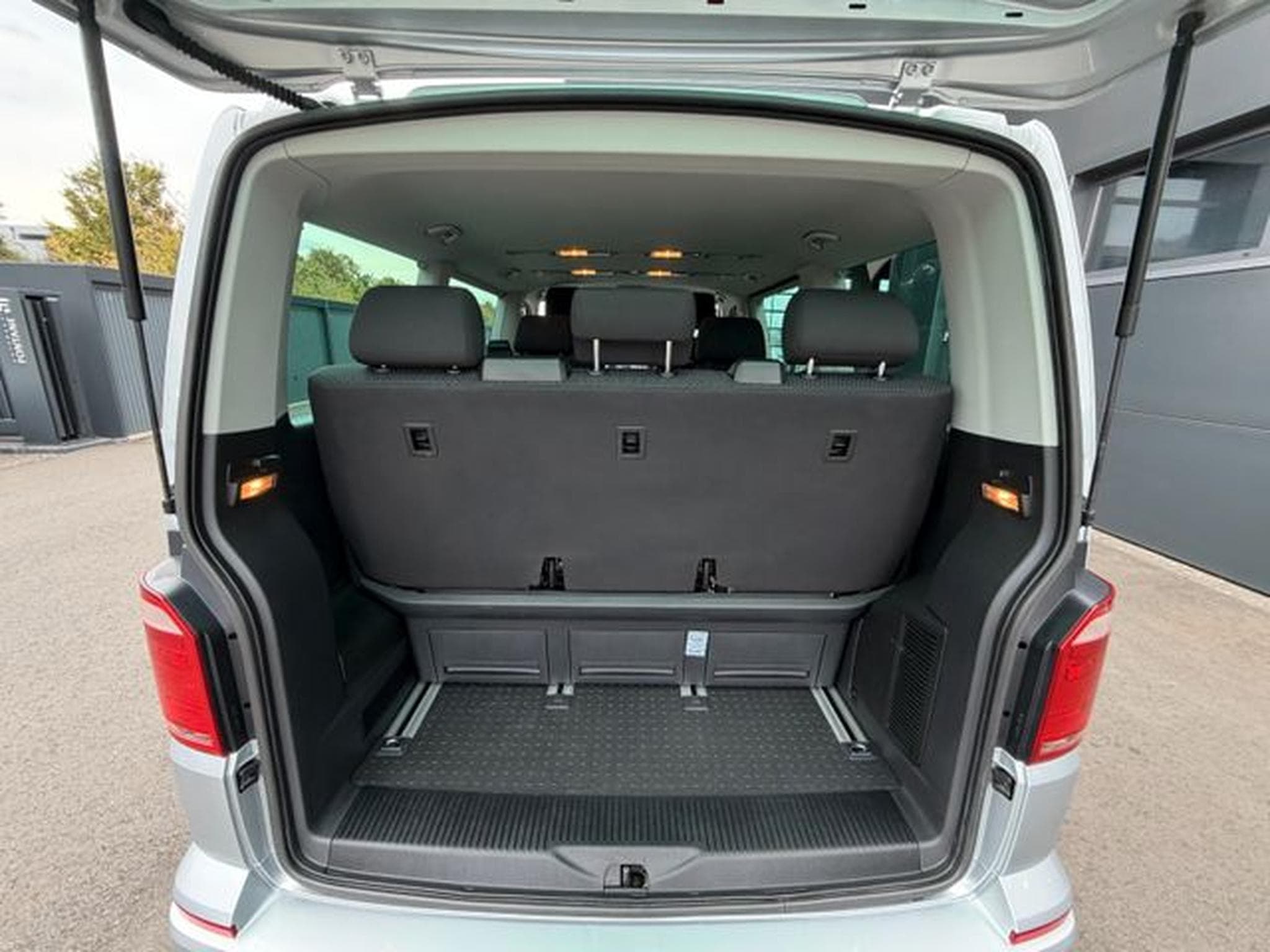 VW T6.1 T6 Bus Multivan Navi Kamera Standheizung AHK ACC (2019) - Photo 14