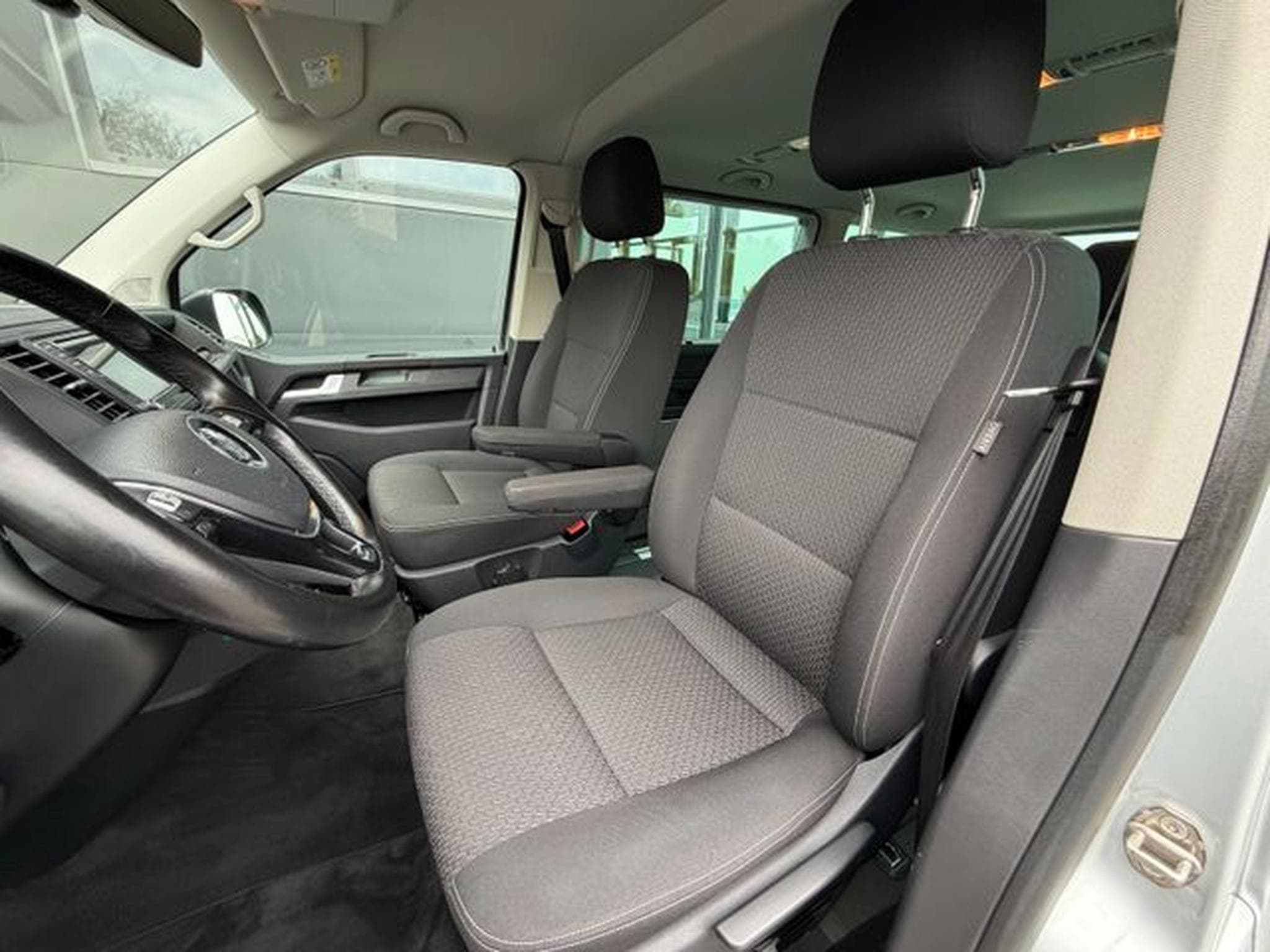 VW T6.1 T6 Bus Multivan Navi Kamera Standheizung AHK ACC (2019) - Photo 11
