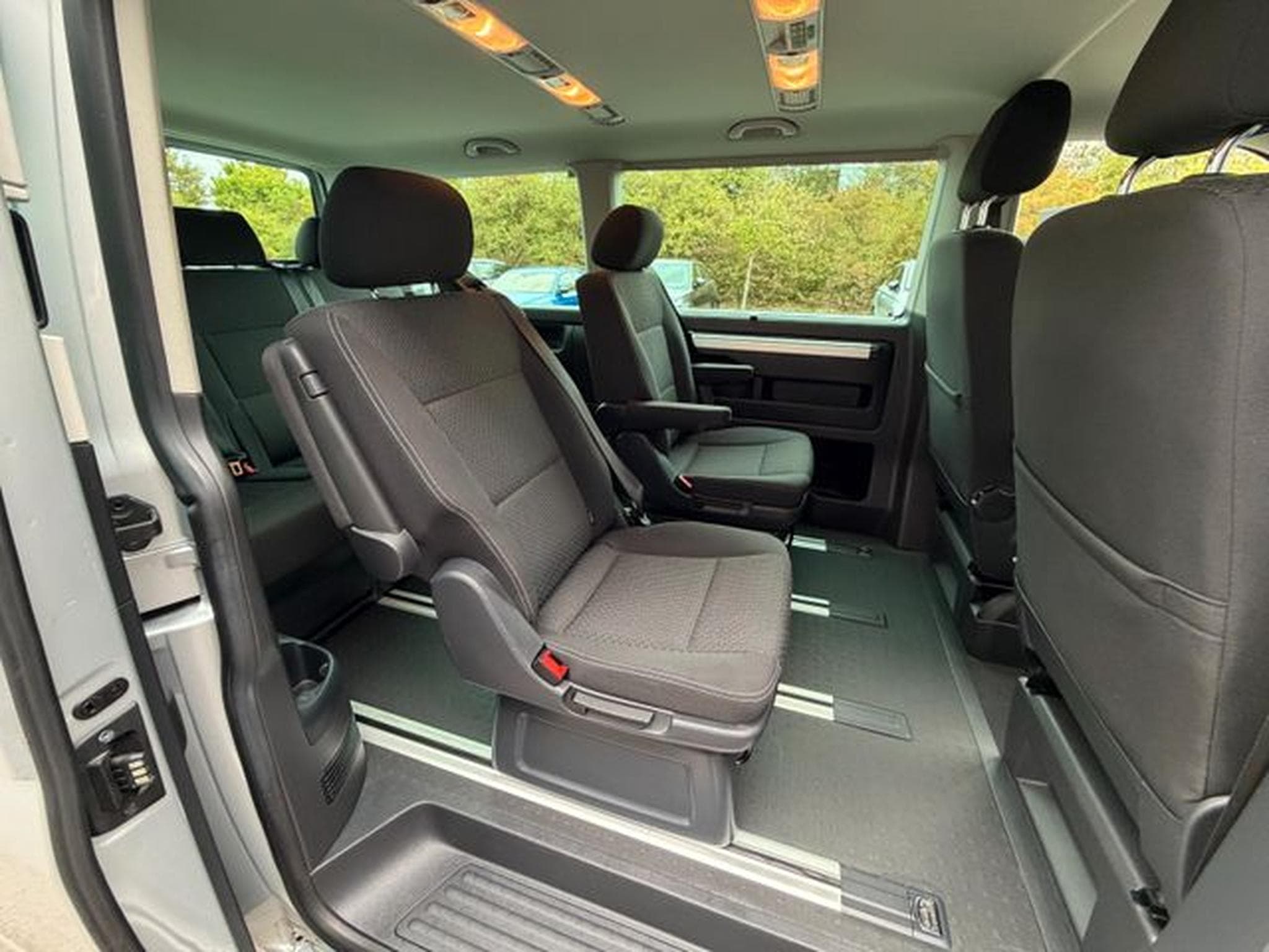 VW T6.1 T6 Bus Multivan Navi Kamera Standheizung AHK ACC (2019) - Photo 15