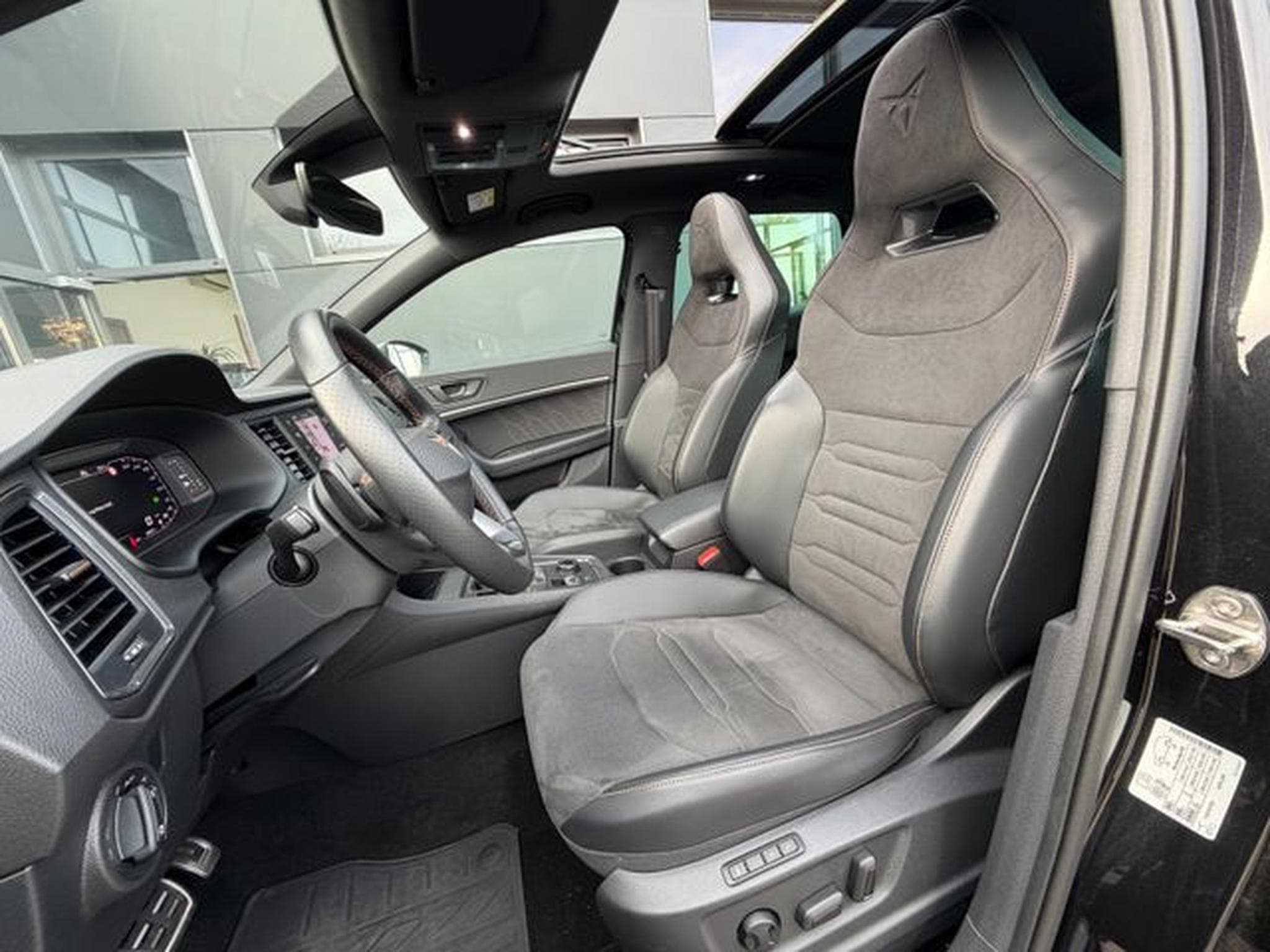 Cupra Ateca Ateca 2,0TSi VZ 4Drive Pano Navi 360° Teilleder (2025) - Photo 11