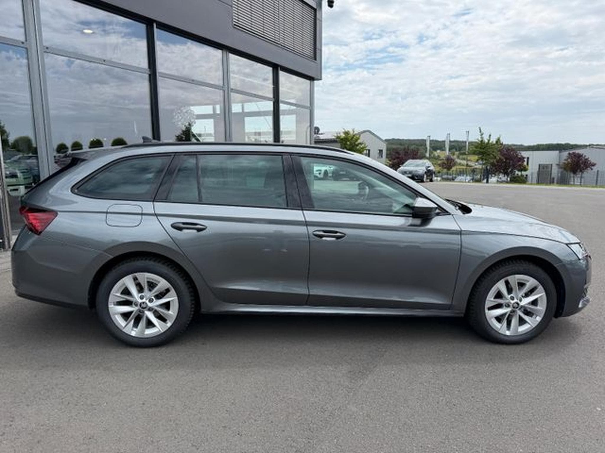 Skoda Octavia Octavia 2.0 TDI Selection Kamera Keyless LED ACC (2025) - Photo 4