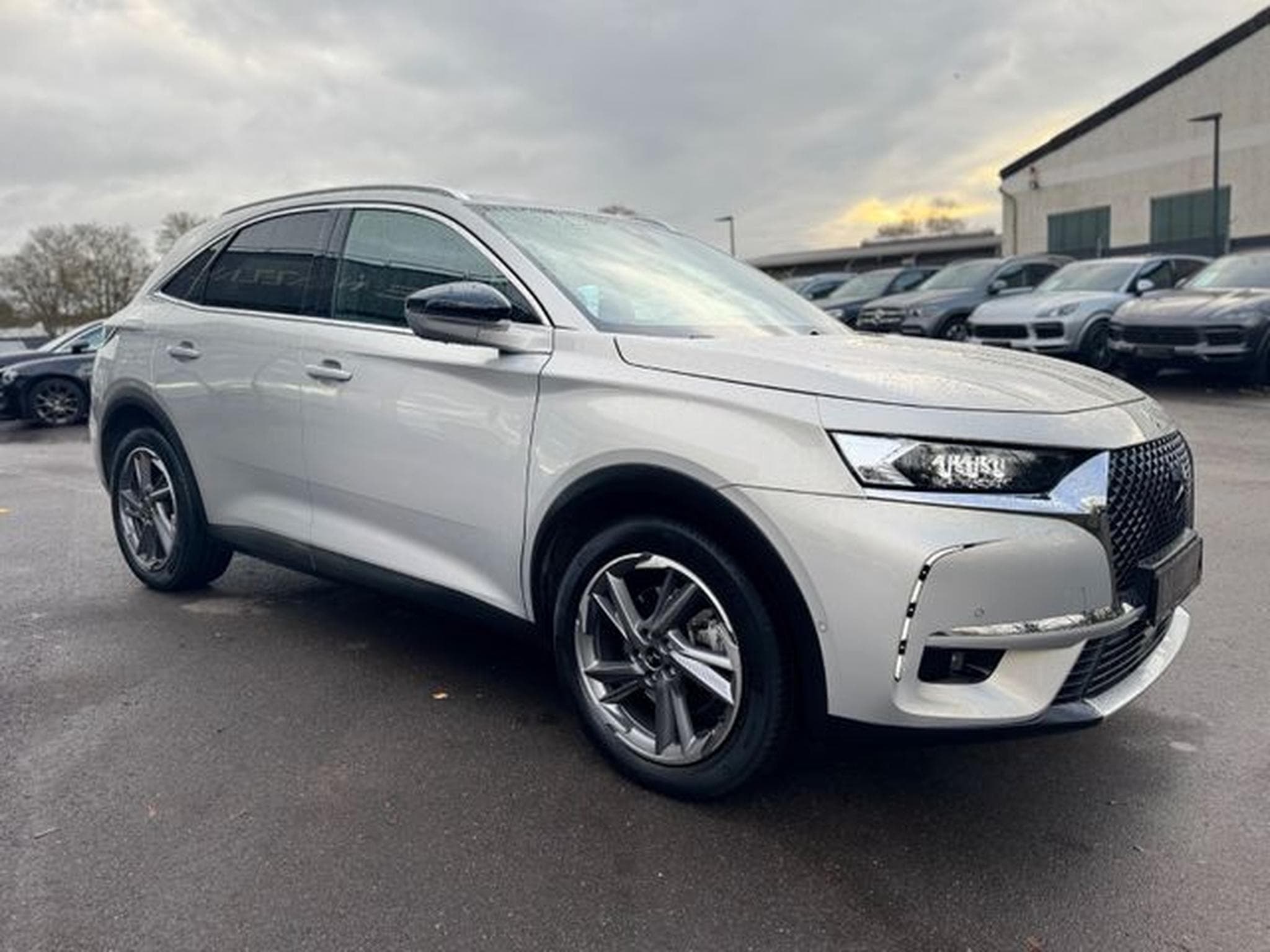 DS Automobiles DS7 DS7 E-TENSE 300 KW OPERA 4X4*LED*NAVI* (2022) - Photo 5