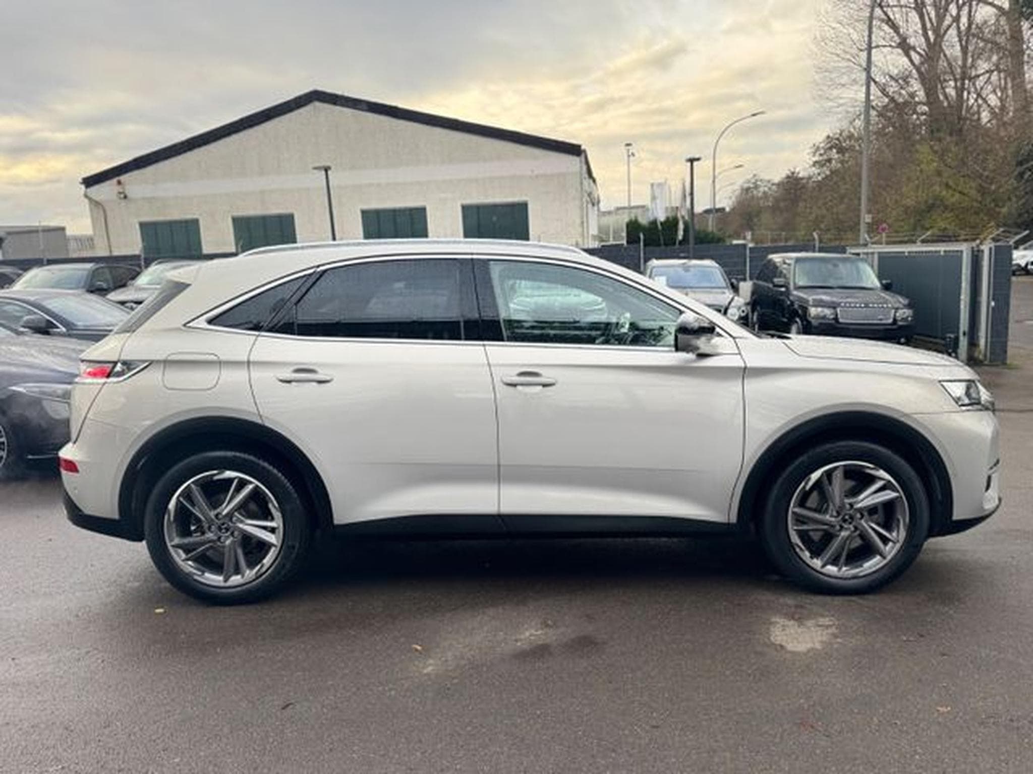DS Automobiles DS7 DS7 E-TENSE 300 KW OPERA 4X4*LED*NAVI* (2022) - Photo 14