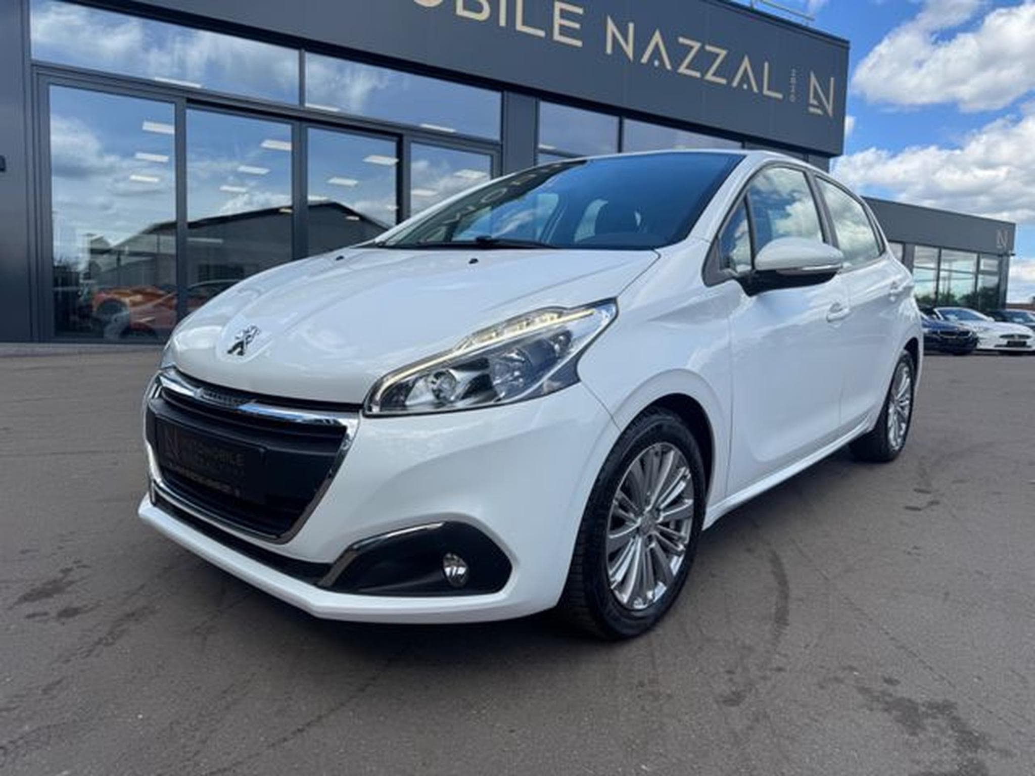 Peugeot 208 208 1.6 STYLE BLUEHDI*5.TÜRIG*KLIMA*2.HD*EURO.6* (2017) - Photo 2