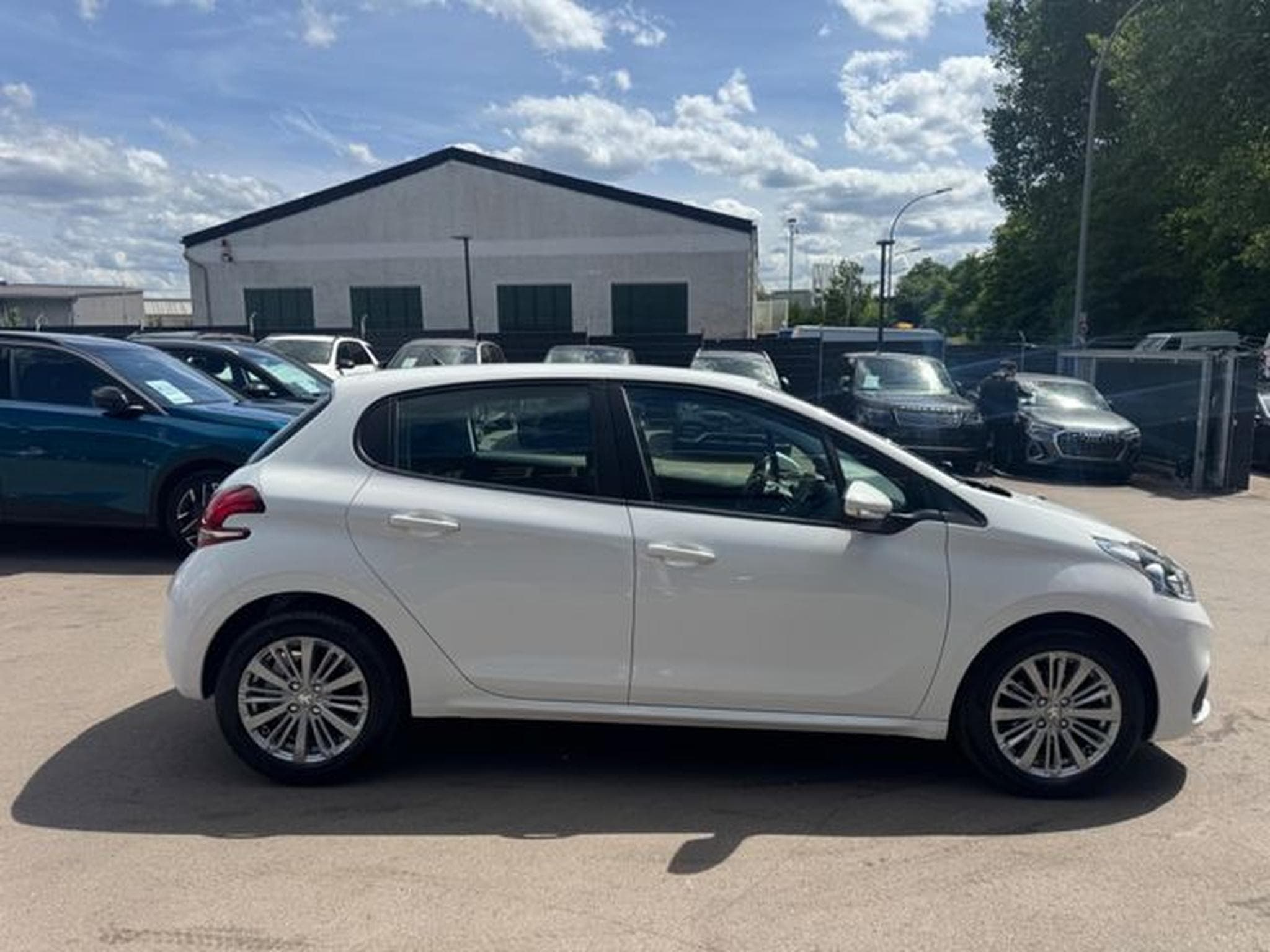 Peugeot 208 208 1.6 STYLE BLUEHDI*5.TÜRIG*KLIMA*2.HD*EURO.6* (2017) - Photo 14
