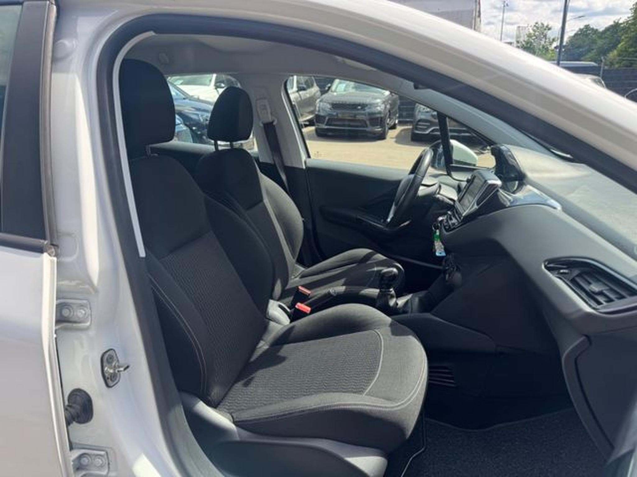 Peugeot 208 208 1.6 STYLE BLUEHDI*5.TÜRIG*KLIMA*2.HD*EURO.6* (2017) - Photo 15