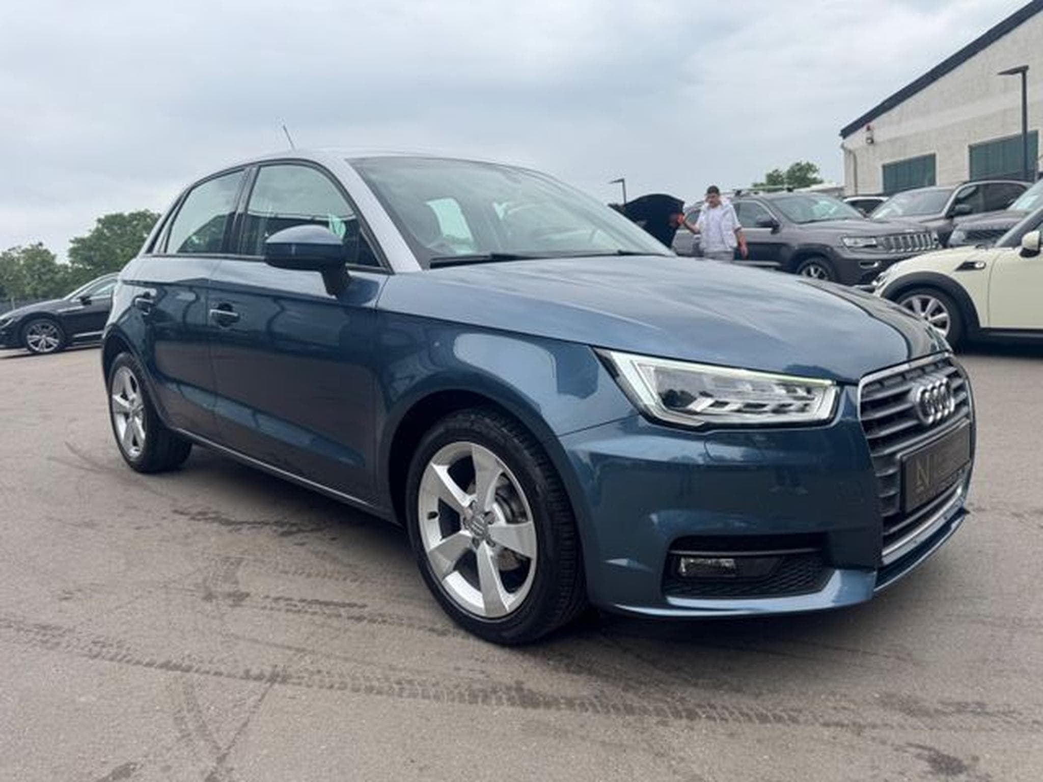 Audi A1 A1 SPORTBACK SPORT *AUT*KLIMA*SHZ*LED*NAVI* (2017) - Photo 4