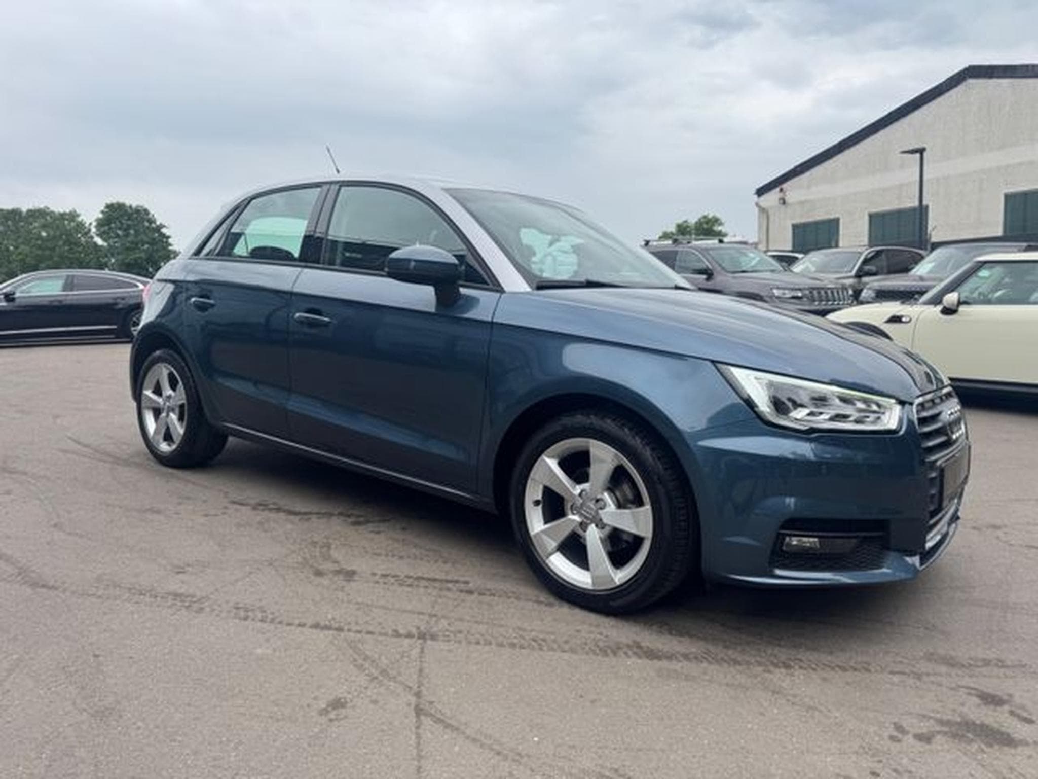 Audi A1 A1 SPORTBACK SPORT *AUT*KLIMA*SHZ*LED*NAVI* (2017) - Photo 5