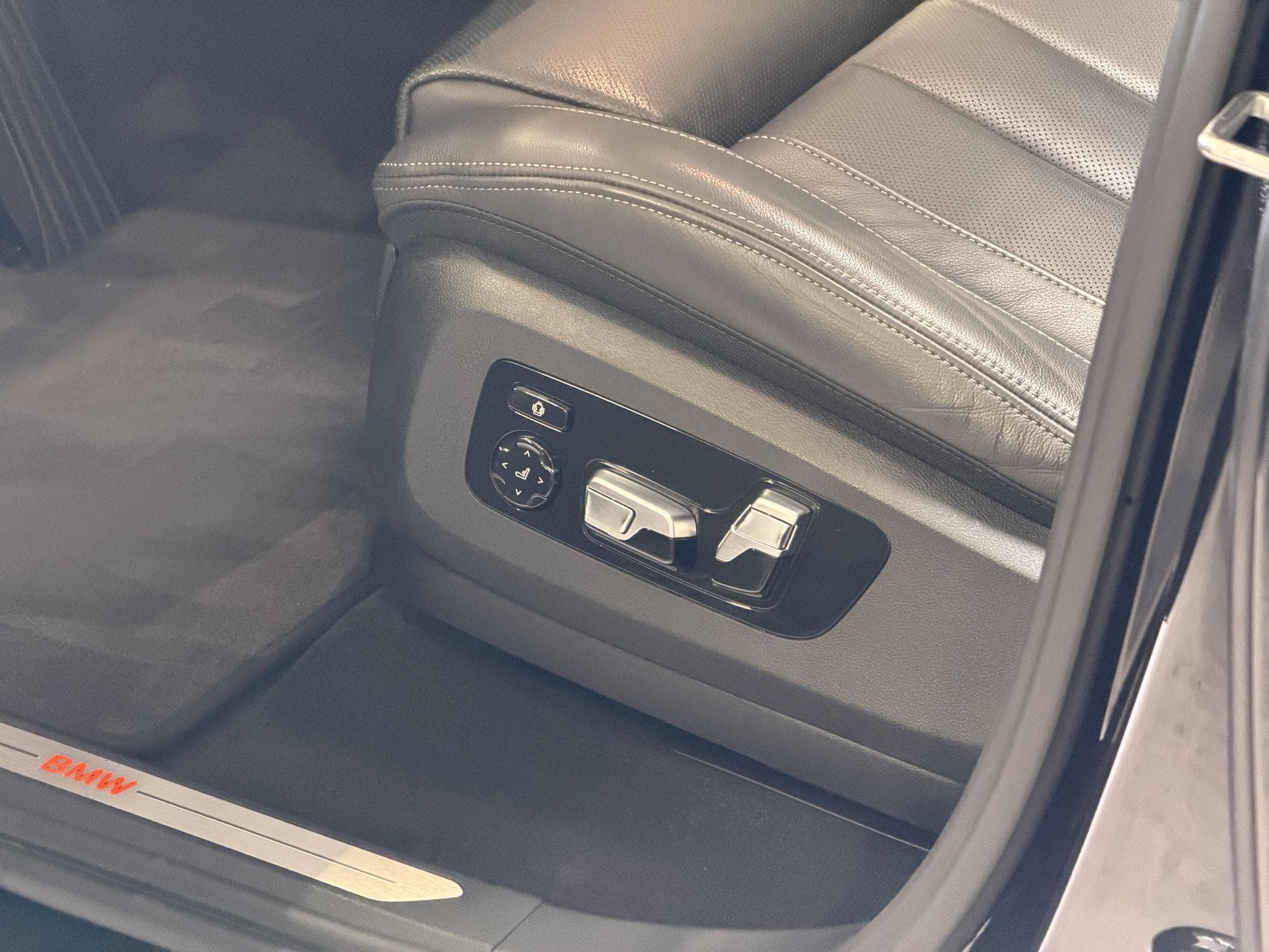 BMW X5 xDrive 45e xLine / TVA récup / Pack Innovation / Laser / 360 (2022) - Foto 40