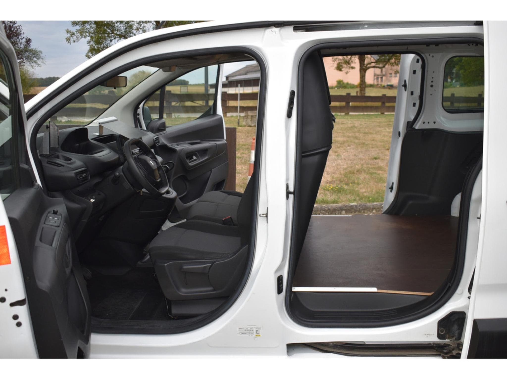 Peugeot Partner Maxi 1,5 HDI 3 places TVA Comprise (2021) - Foto 9