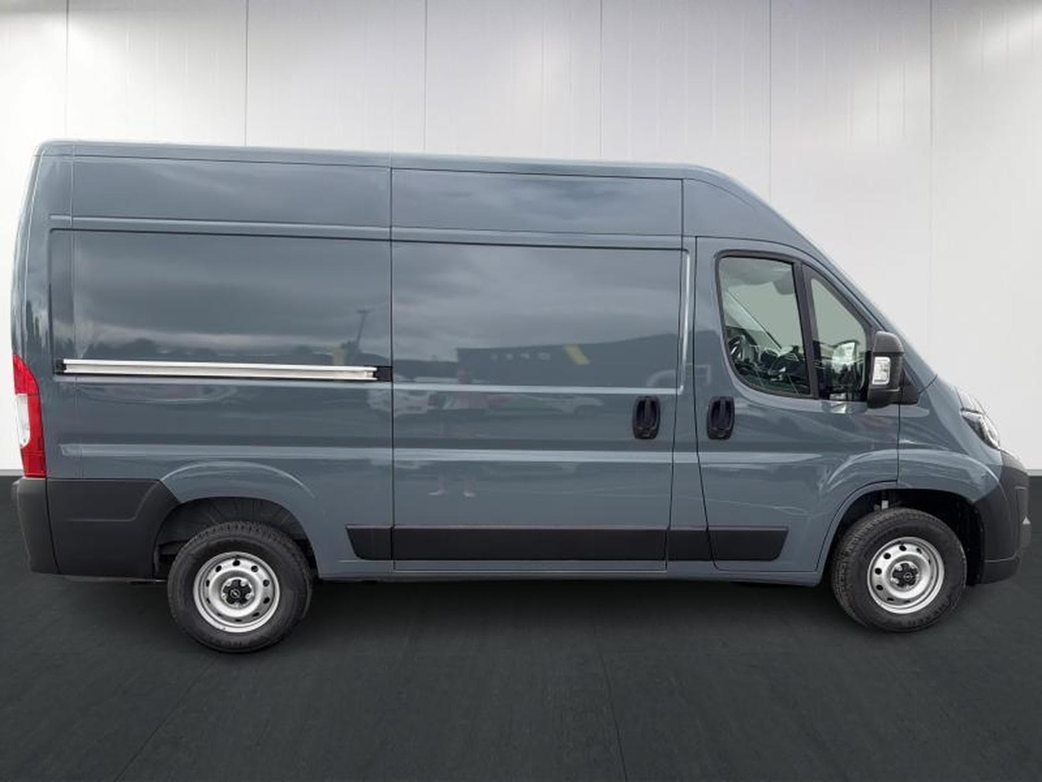Opel Movano L2H2 (2025) - Photo 8