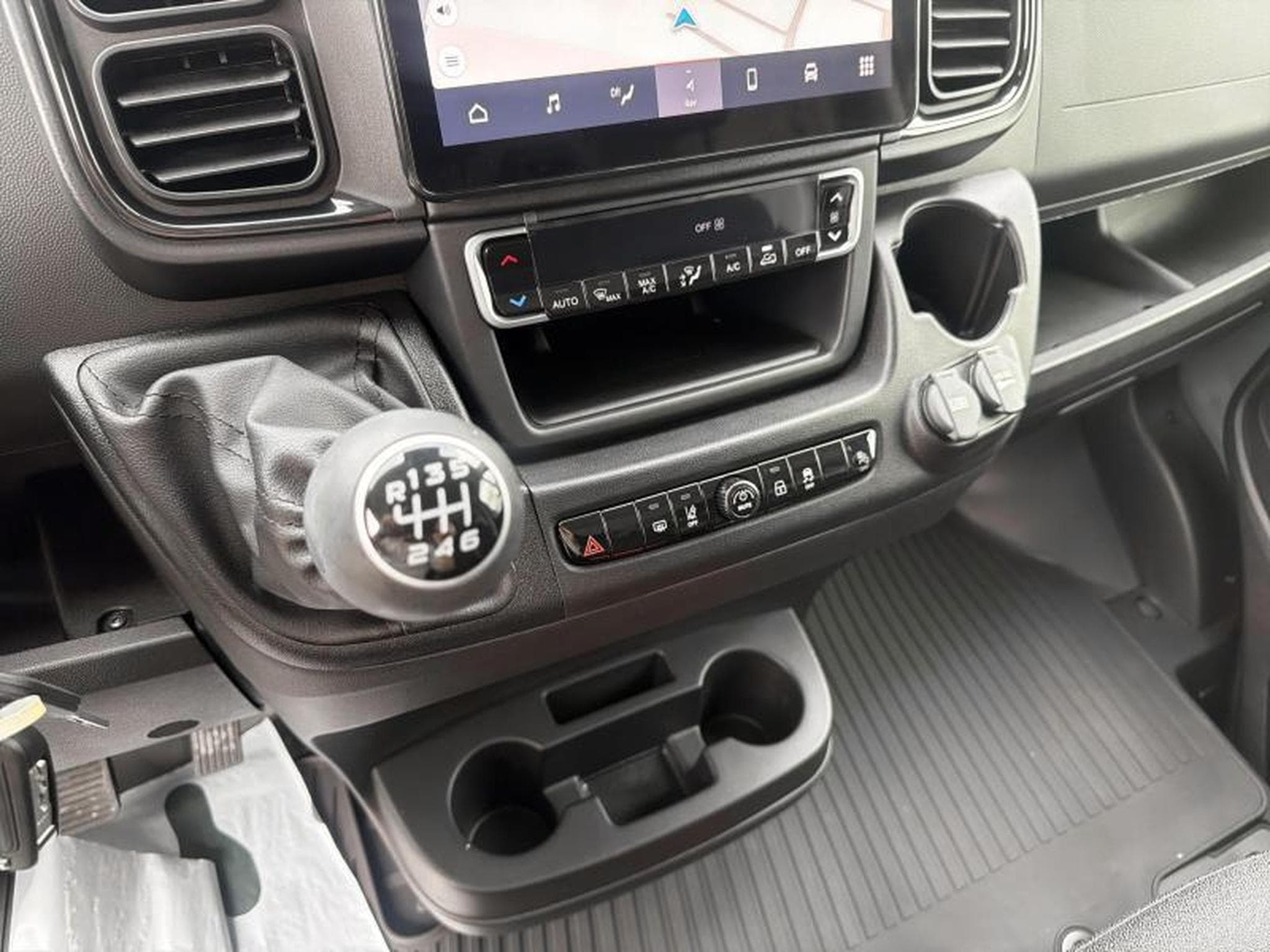 Opel Movano L2H2 (2025) - Photo 19