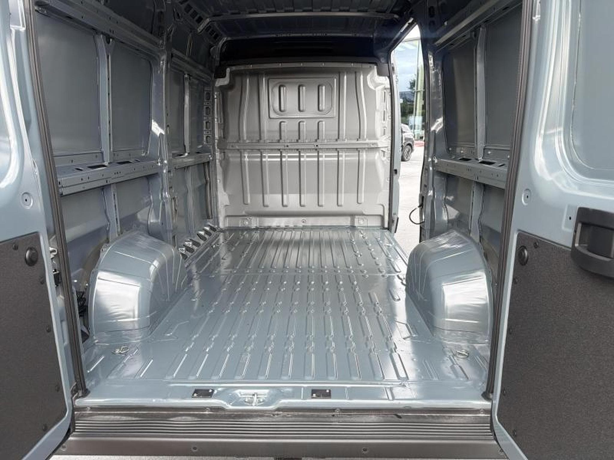 Opel Movano L2H2 (2025) - Photo 21