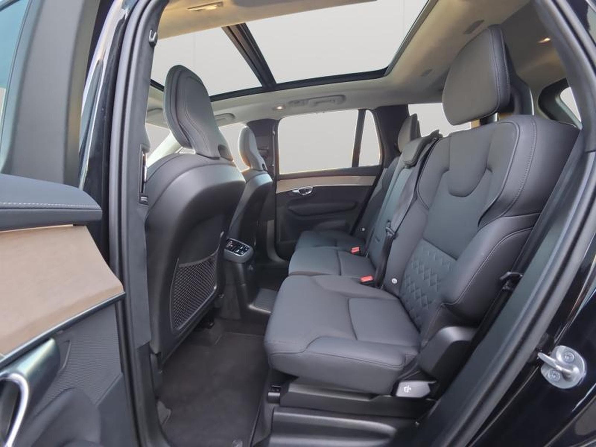 Volvo XC90 T8 Ultra Dark Auto / Essence (2025) - Foto 13