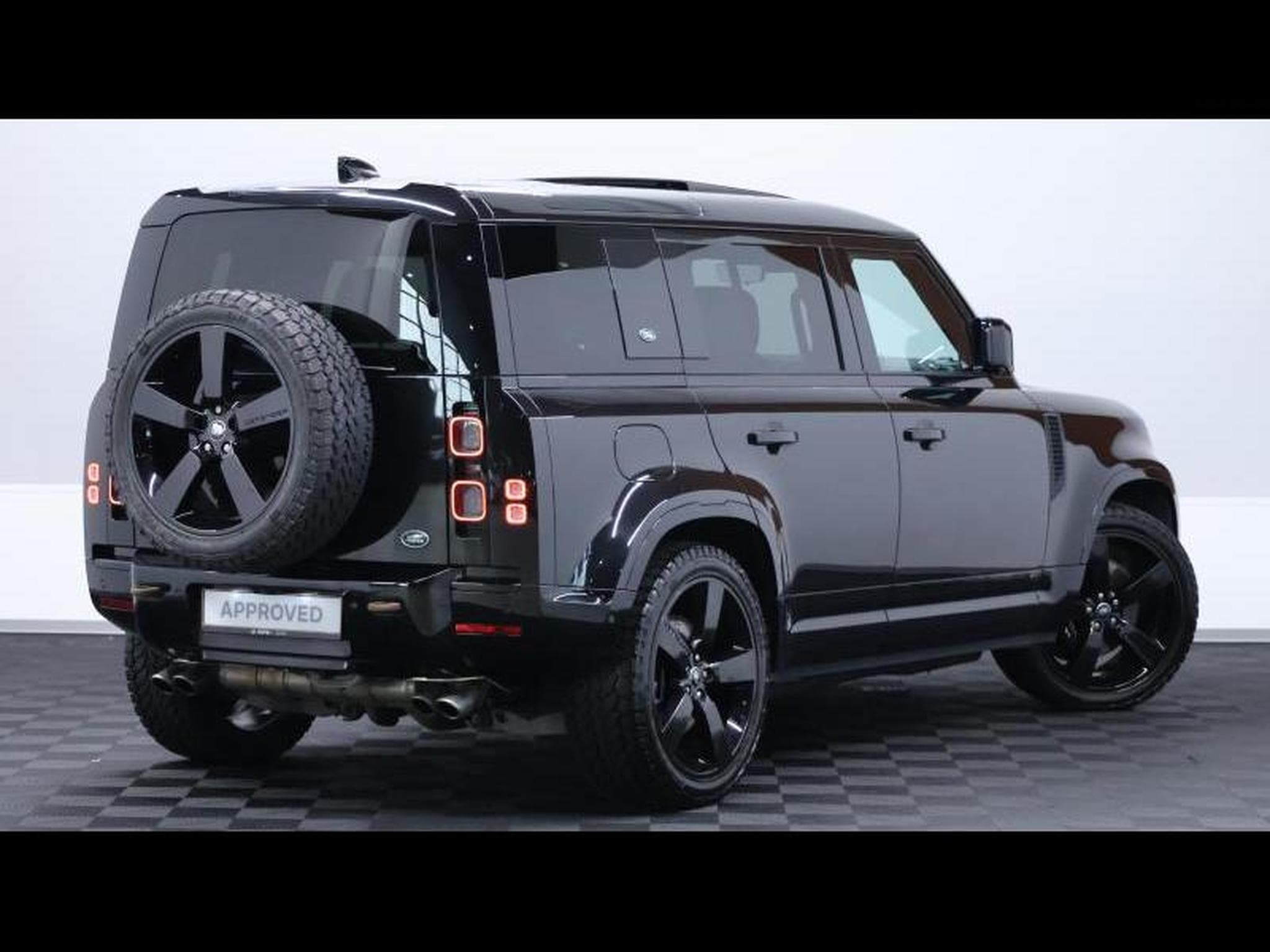 Land-Rover Defender 110 P525 V8 Auto (2022) - Photo 5