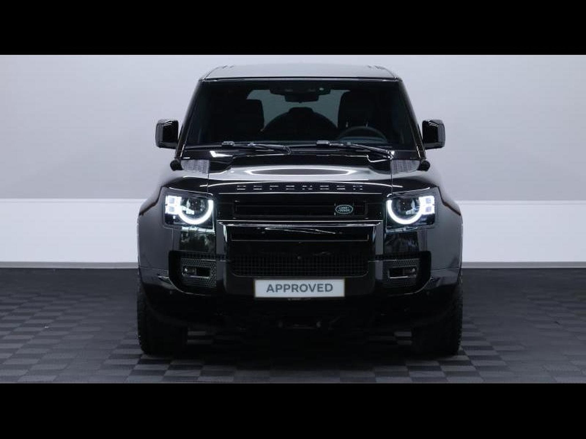 Land-Rover Defender 110 P525 V8 Auto (2022) - Photo 2