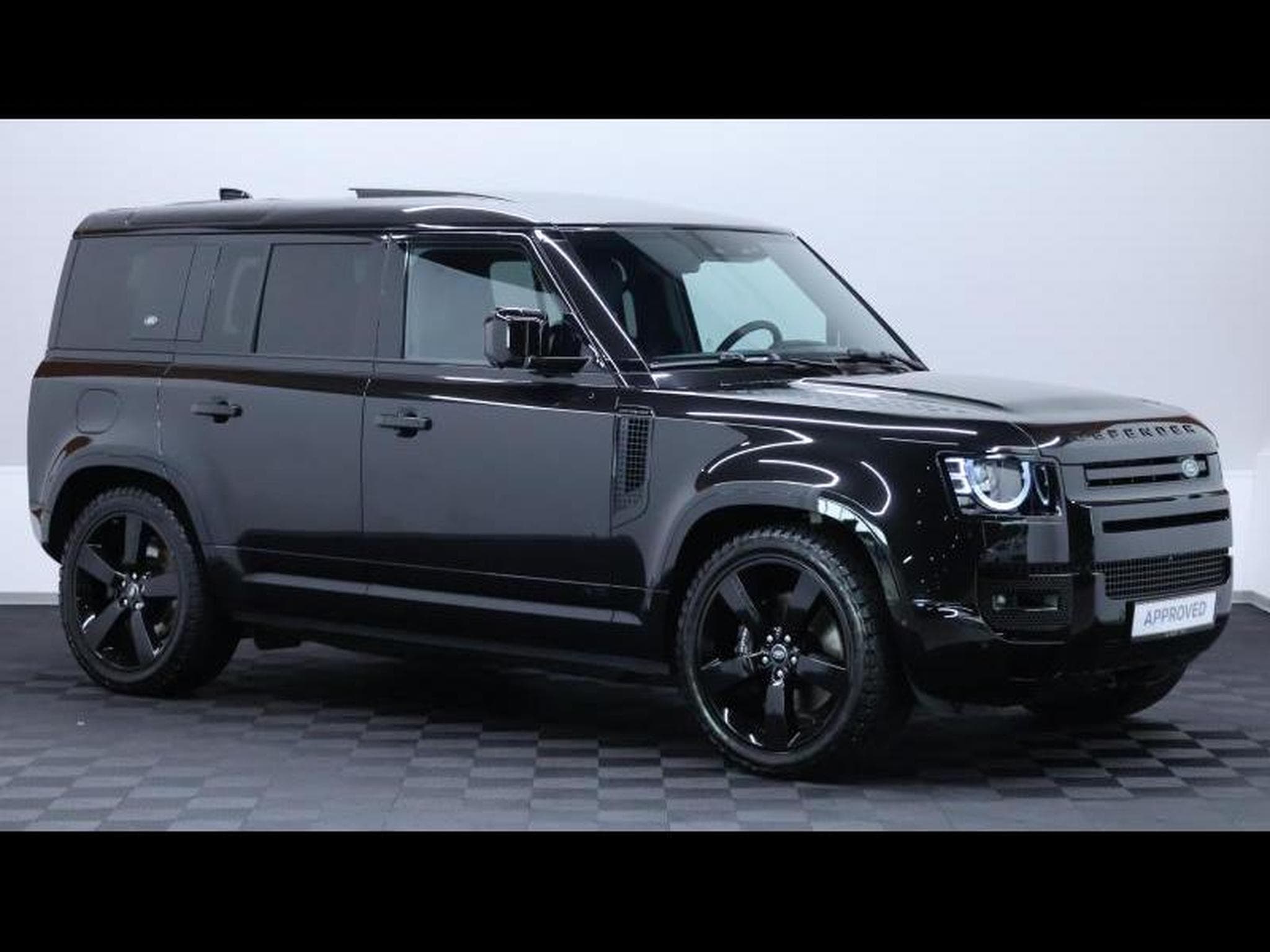 Land-Rover Defender 110 P525 V8 Auto (2022) - Photo 3