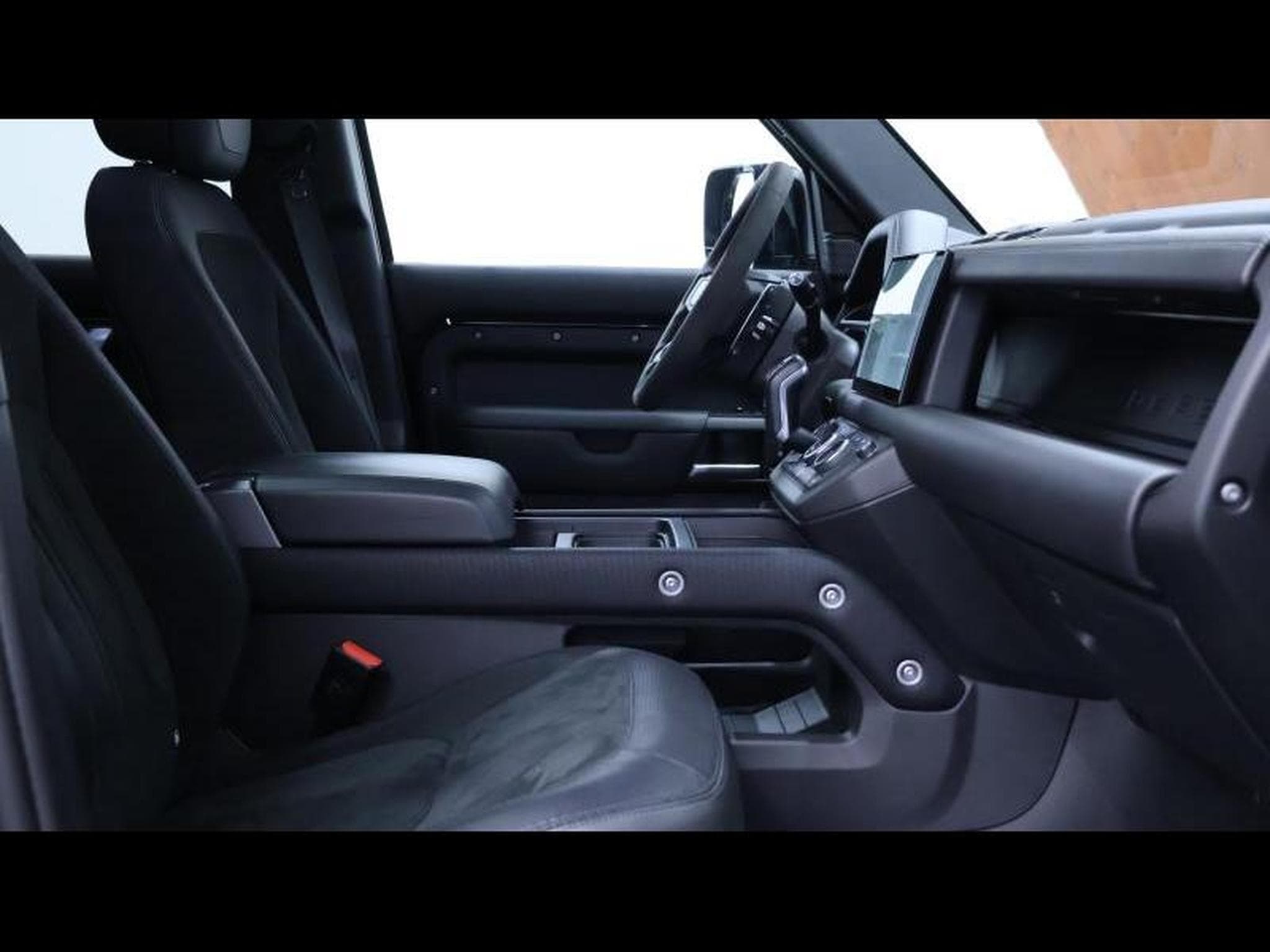 Land-Rover Defender 110 P525 V8 Auto (2022) - Photo 11