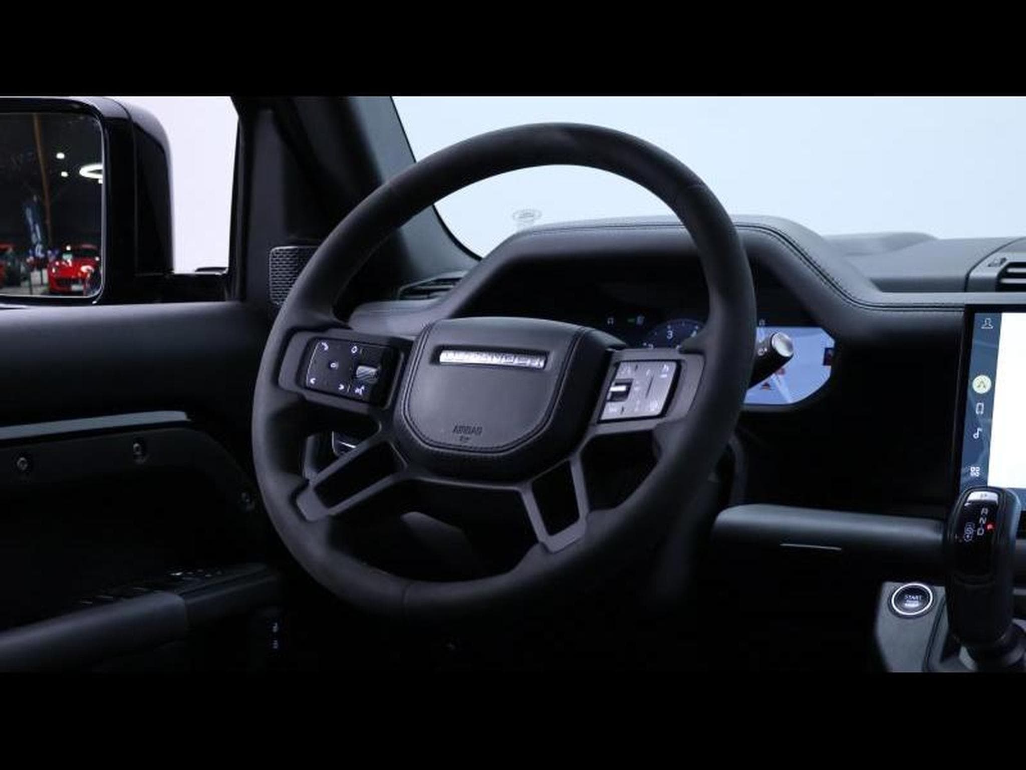 Land-Rover Defender 110 P525 V8 Auto (2022) - Photo 16