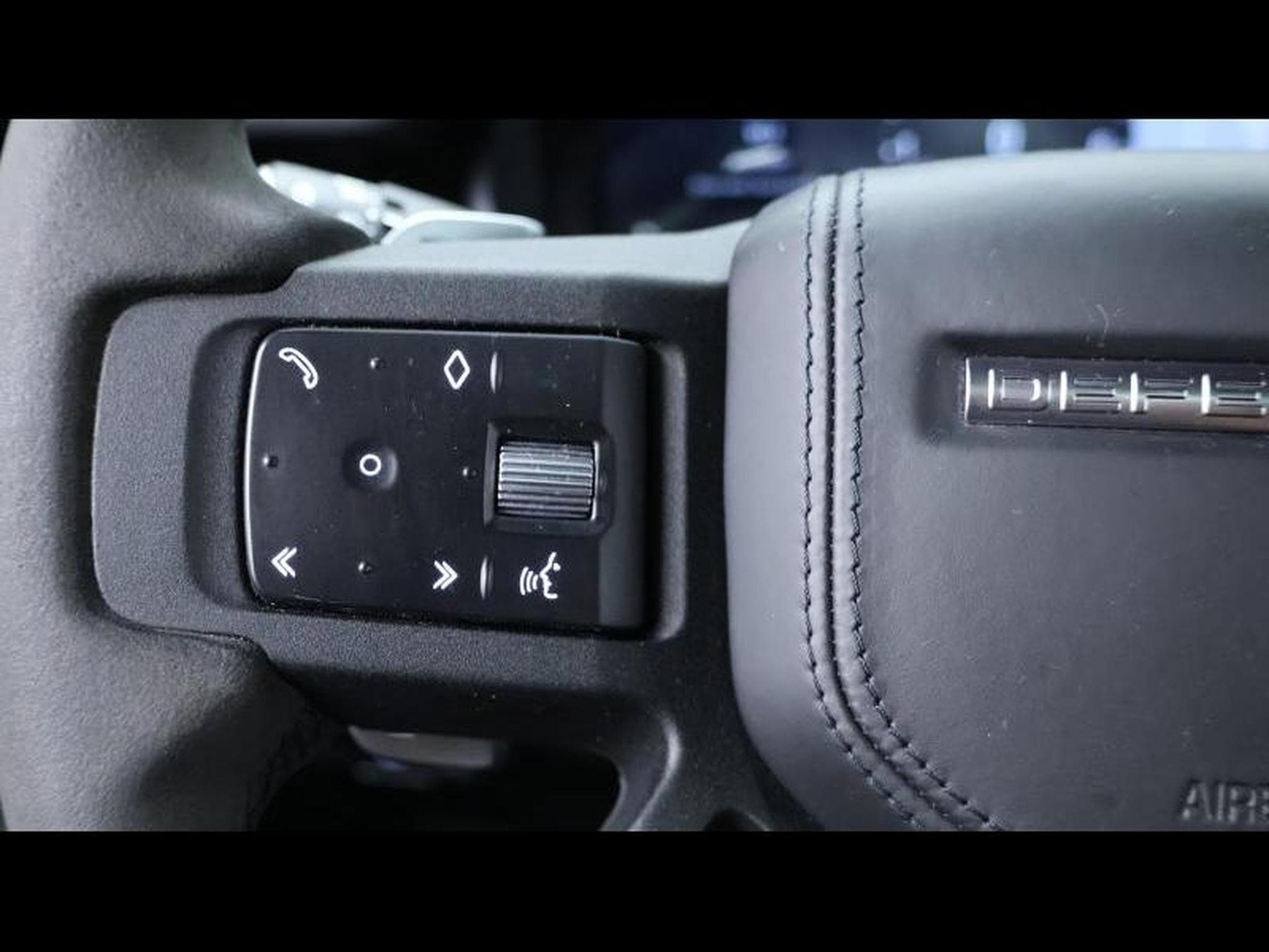 Land-Rover Defender 110 P525 V8 Auto (2022) - Photo 17