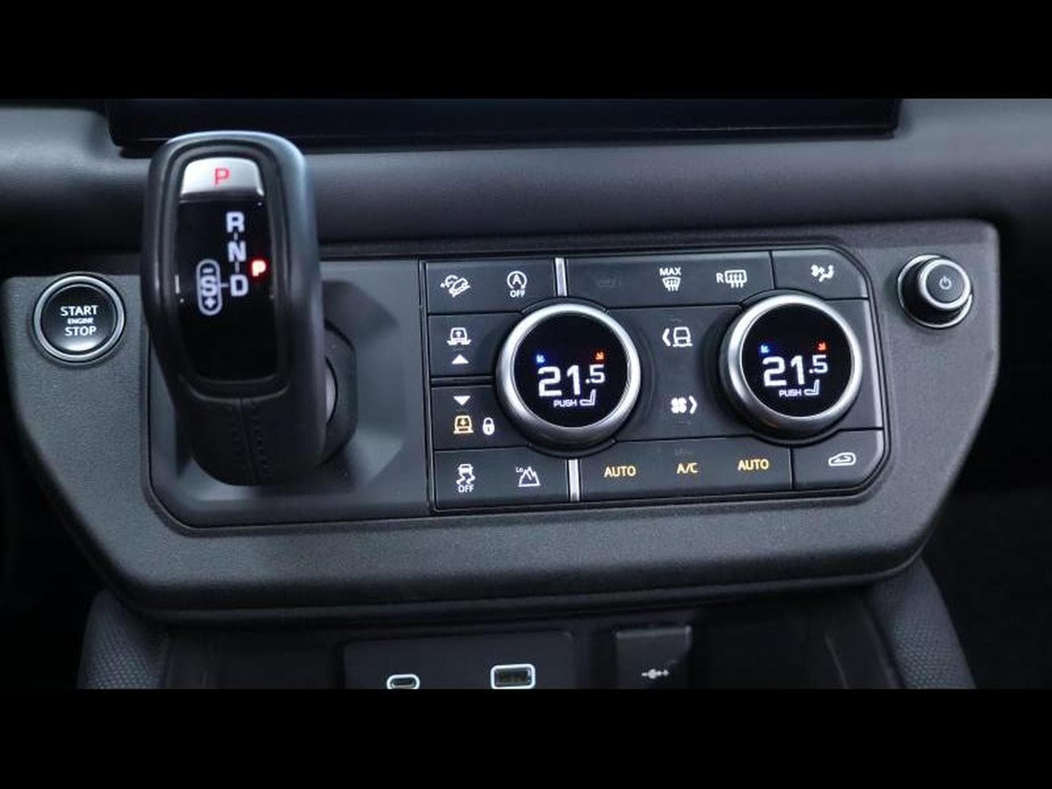 Land-Rover Defender 110 P525 V8 Auto (2022) - Photo 21
